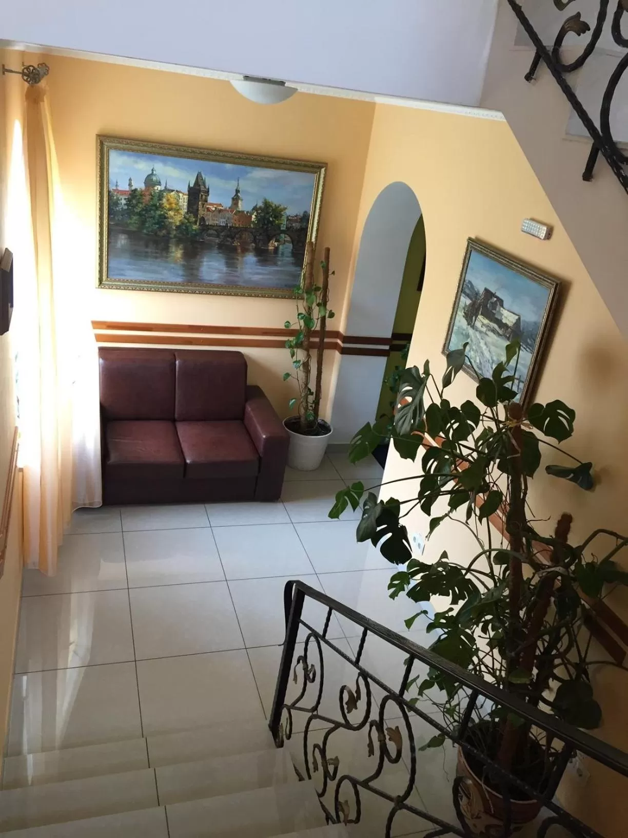 Lobby/Reception in Maestro