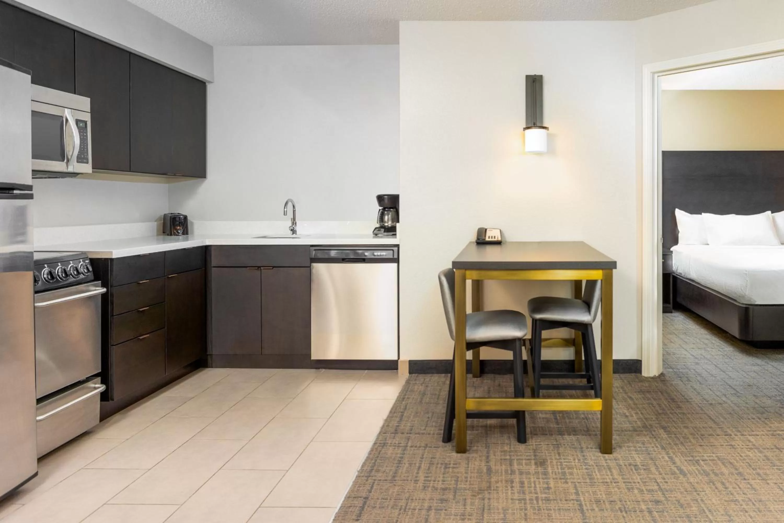 Kitchen or kitchenette, Bed in Residence Inn by Marriott North Little Rock