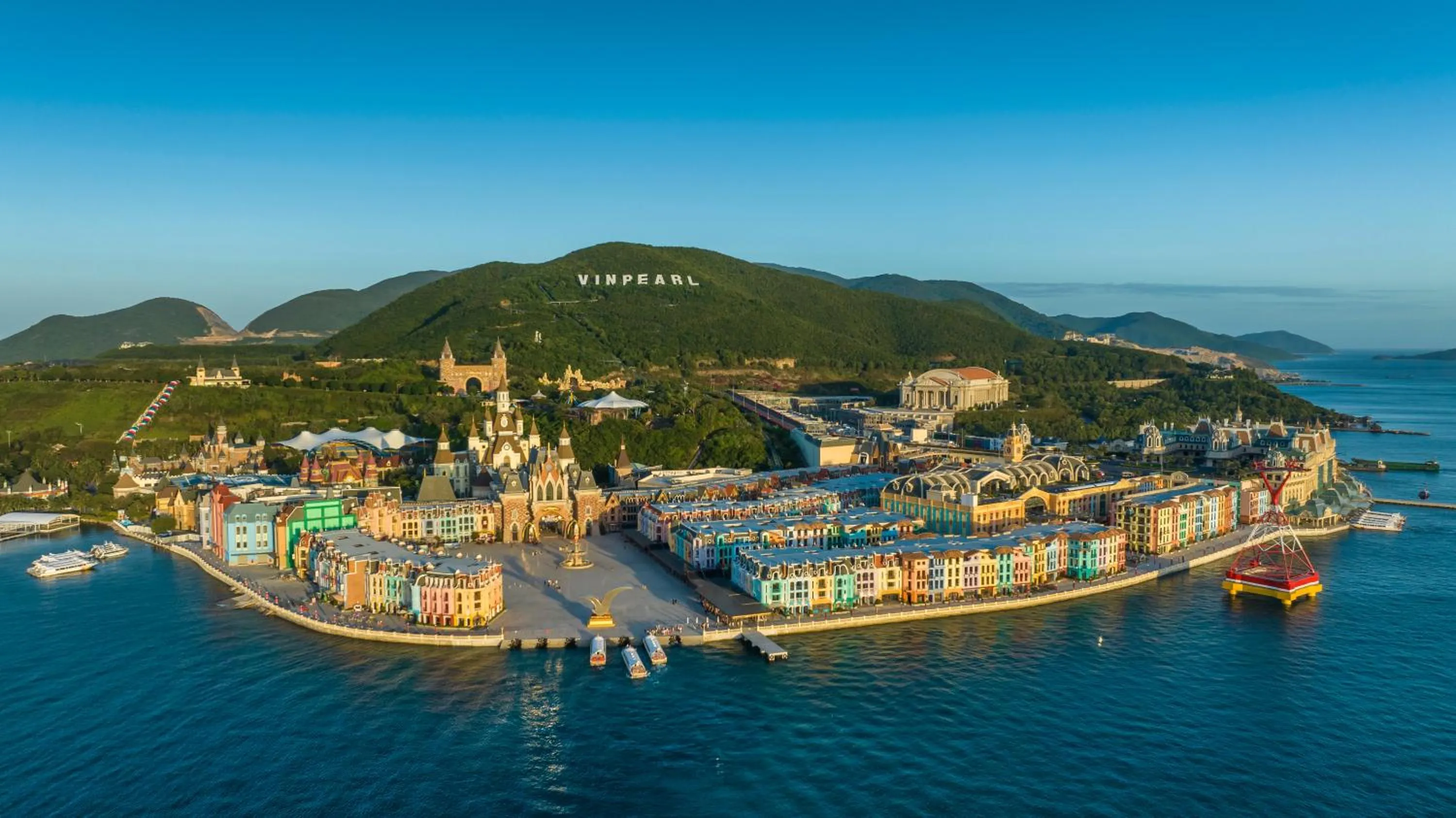 Entertainment in Vinpearl Beachfront Nha Trang