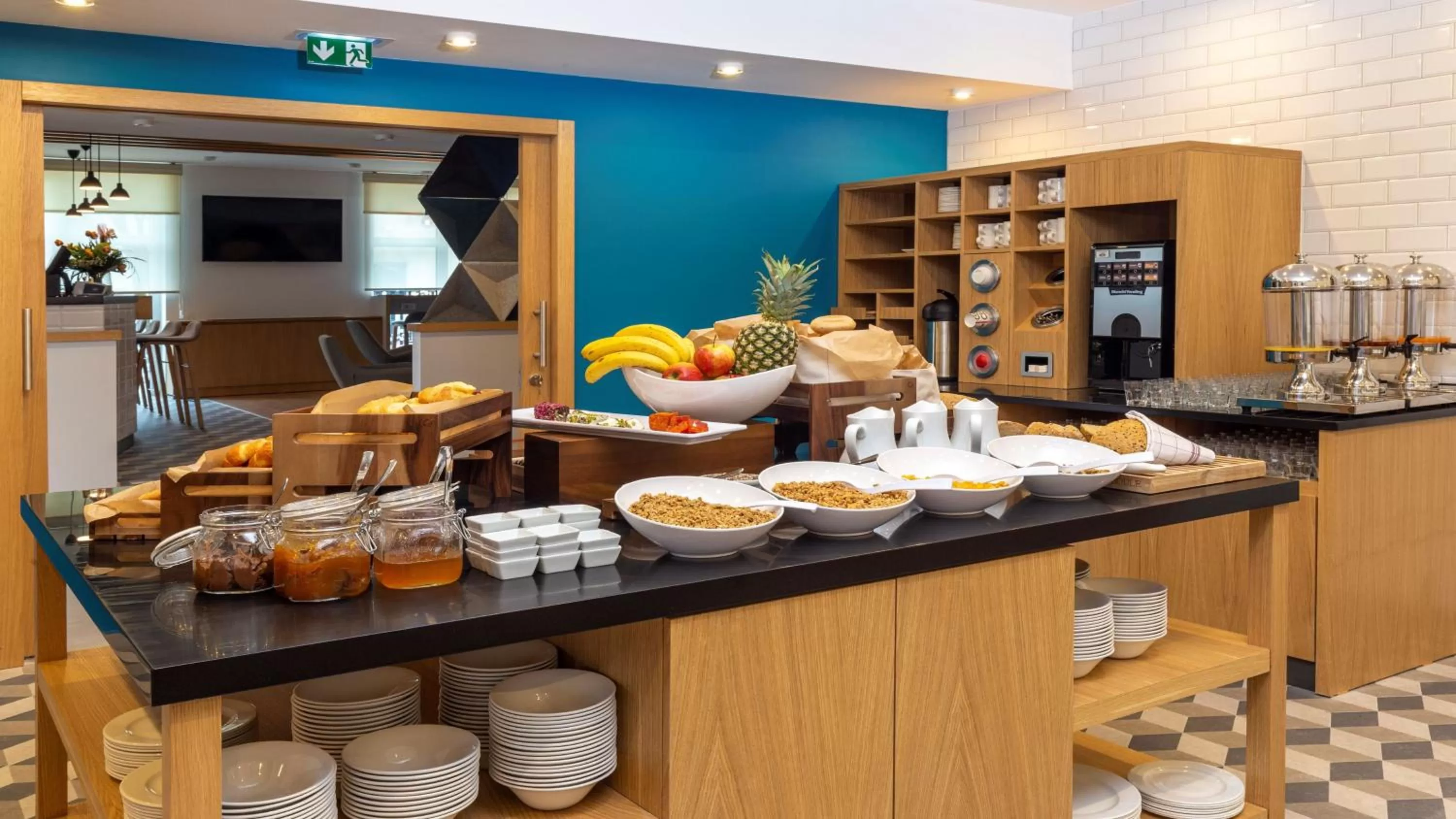 Restaurant/places to eat in Holiday Inn Express - Ljubljana by IHG