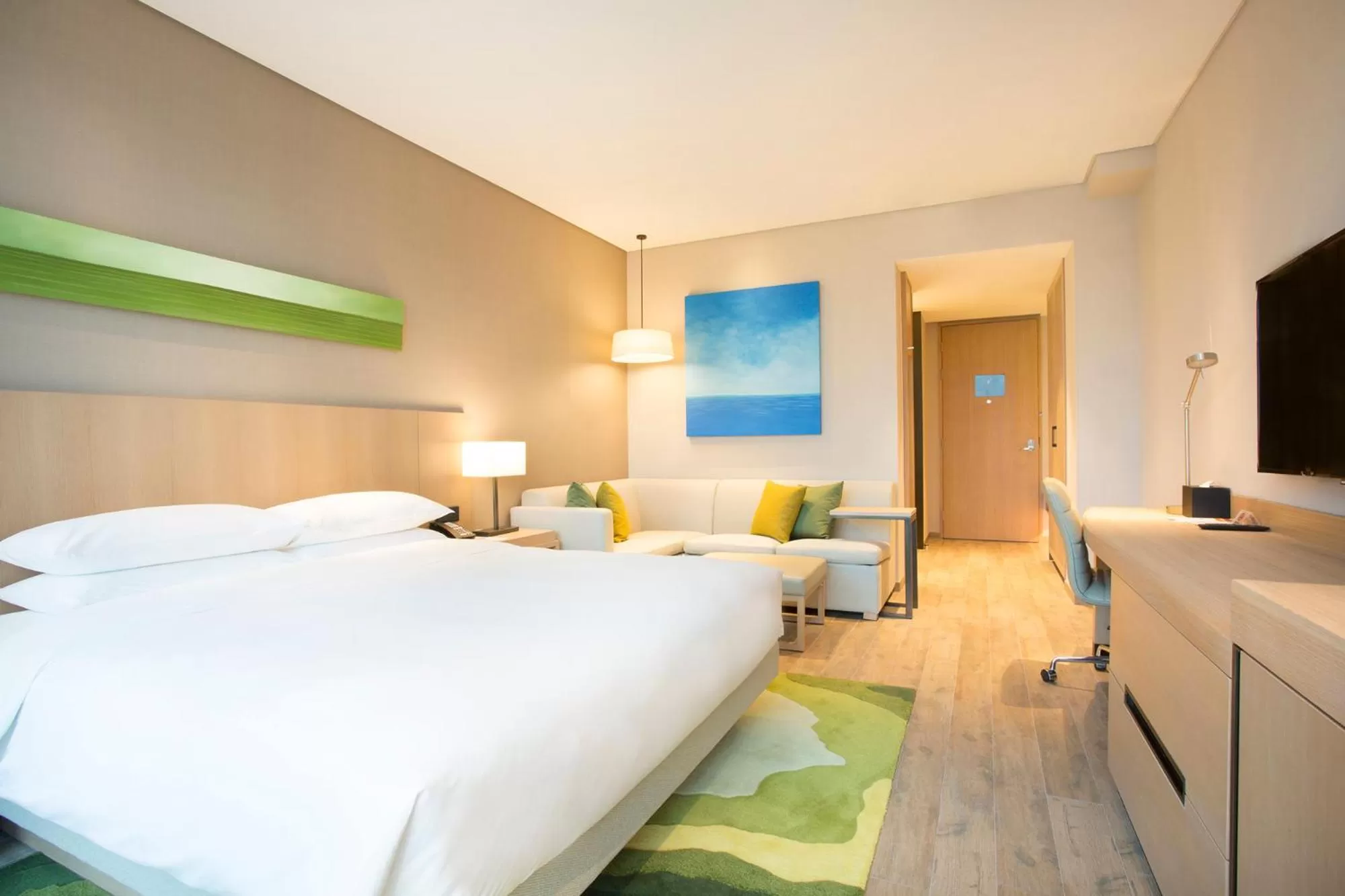 Photo of the whole room, Bed in Hyatt Place Sanya City Center