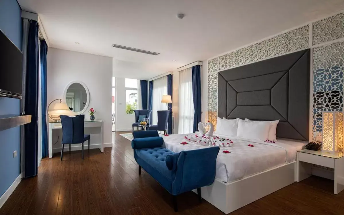 Victor Suite with Balcony in Victor Metropolis Hanoi Hotel & Rooftop Bar Victor Suite with Balcony in Victor Metropolis Hanoi Hotel & Rooftop Bar
