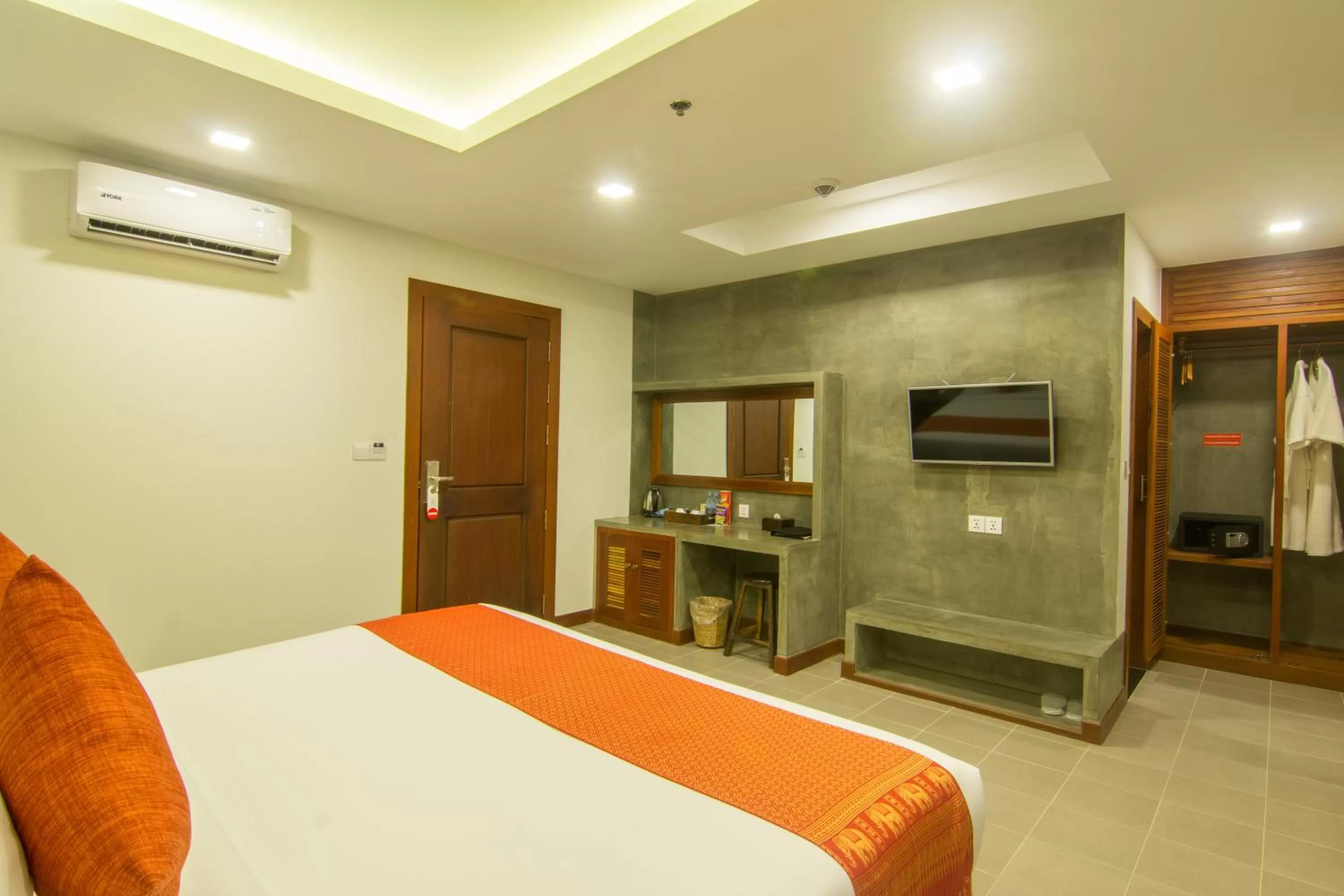 Shower, Bed in Chhay Long Angkor Boutique Hotel Siem Reap