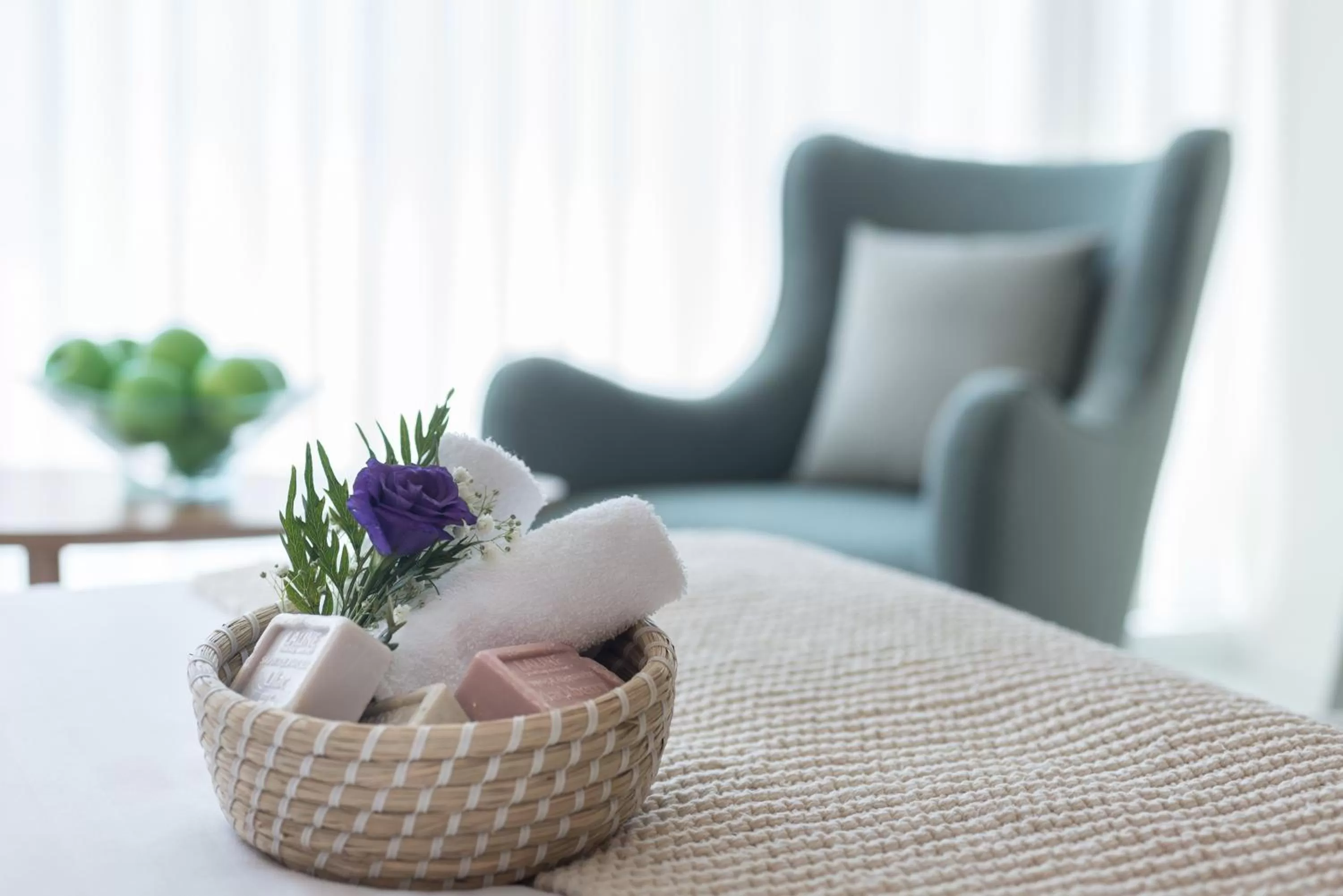 Seating area in Leonardo Plaza Netanya Hotel