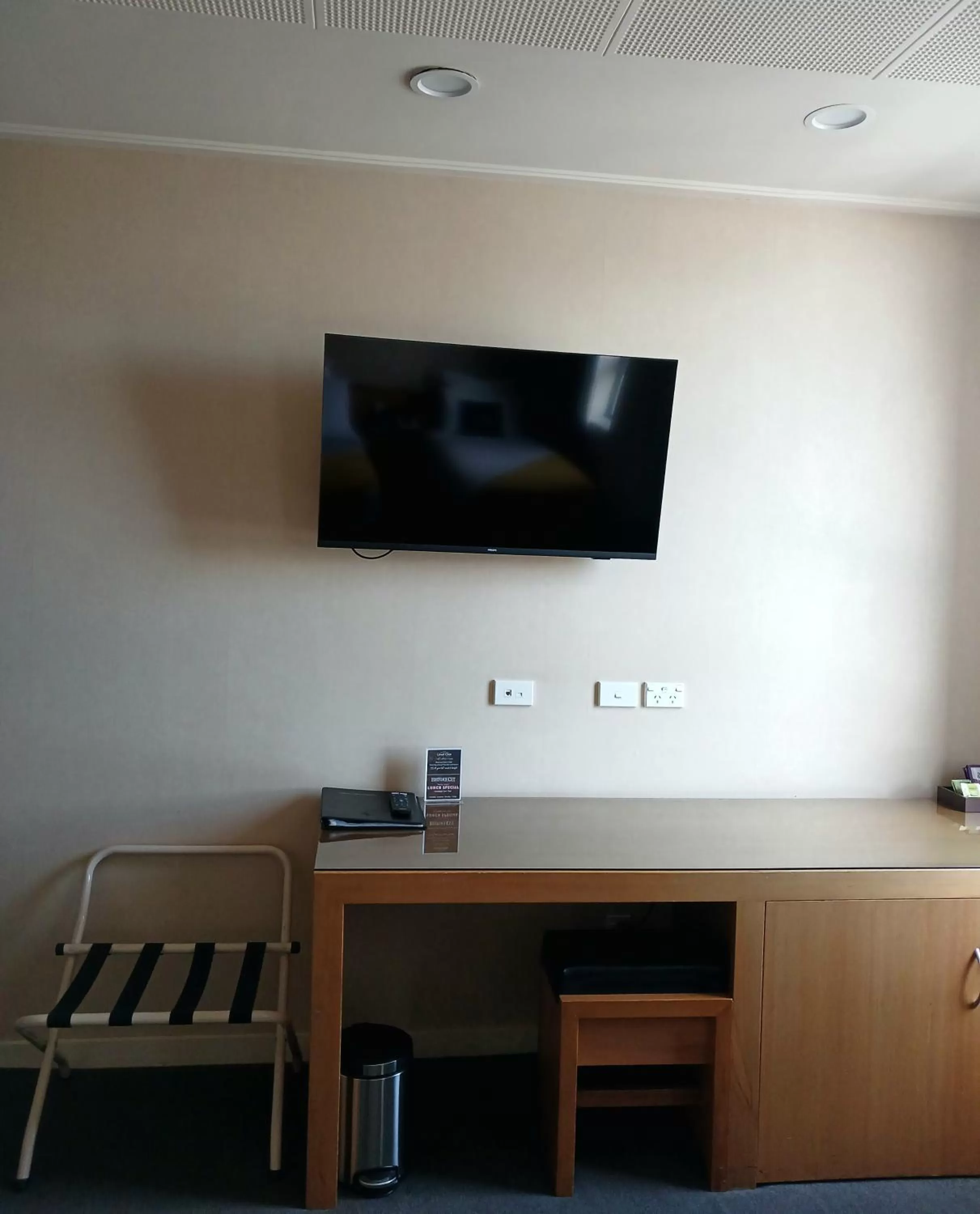 TV and multimedia in Kelvin Hotel