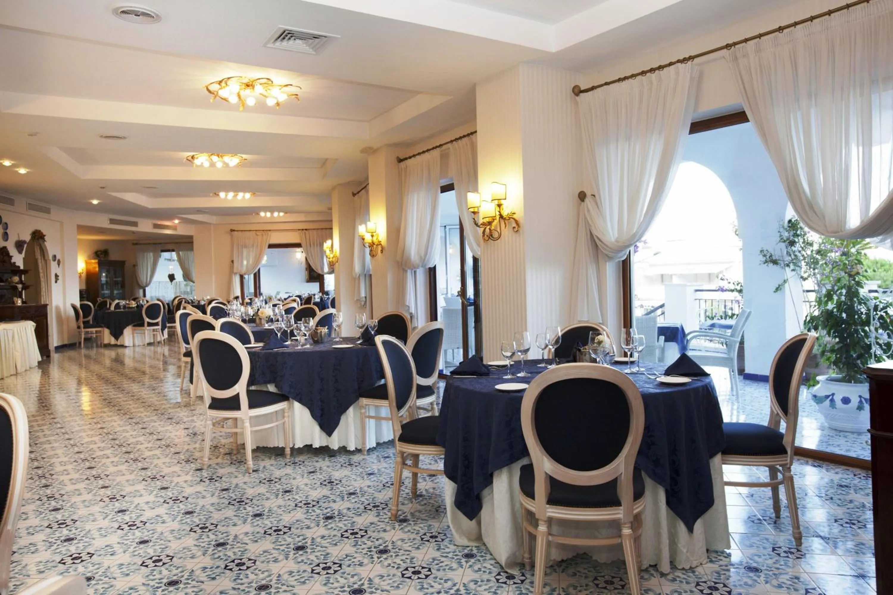 Restaurant/places to eat in Punta Campanella Resort & Spa