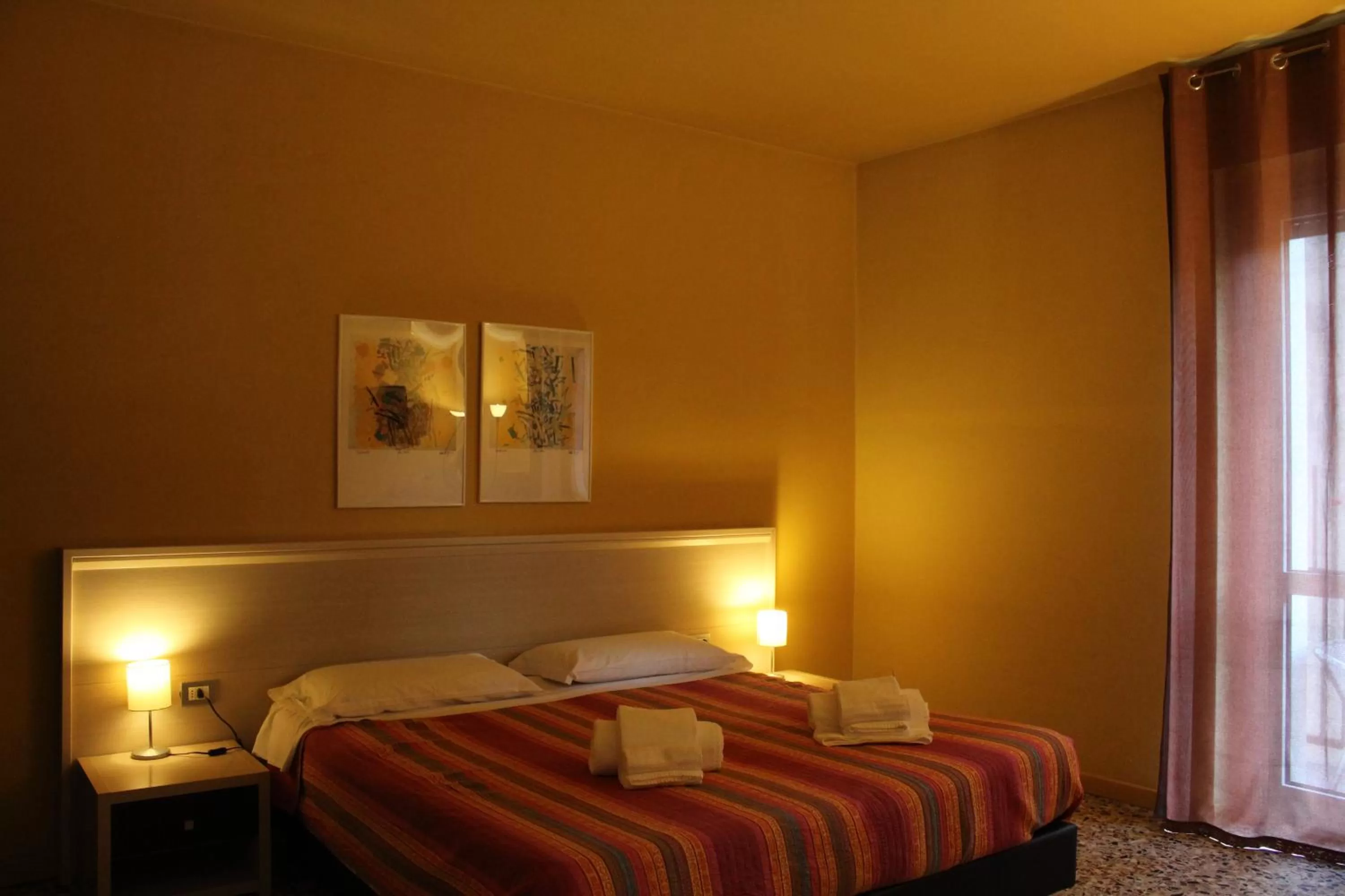 Photo of the whole room, Bed in SoloSonno