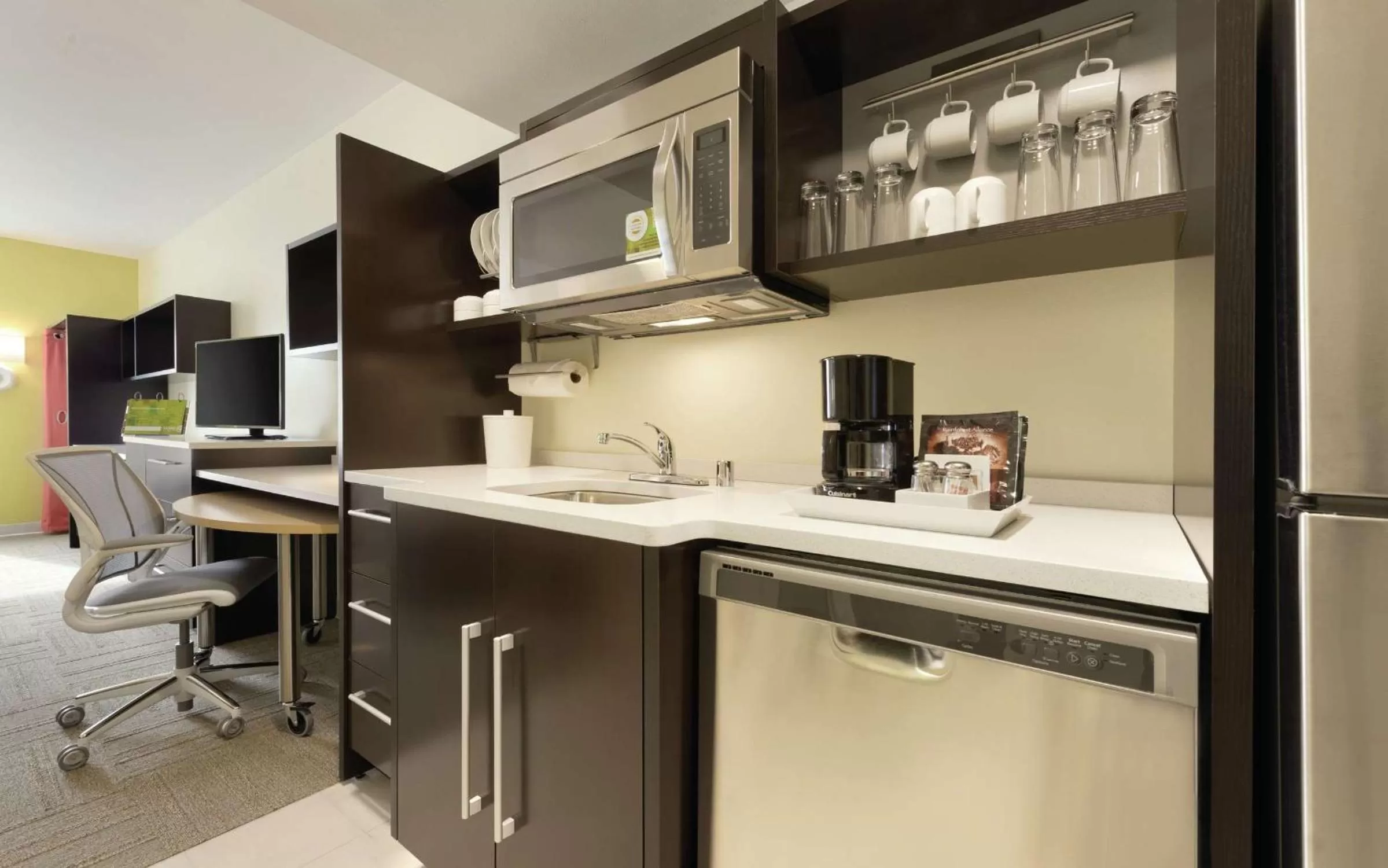 Coffee/tea facilities in Home2 Suites By Hilton La Crosse