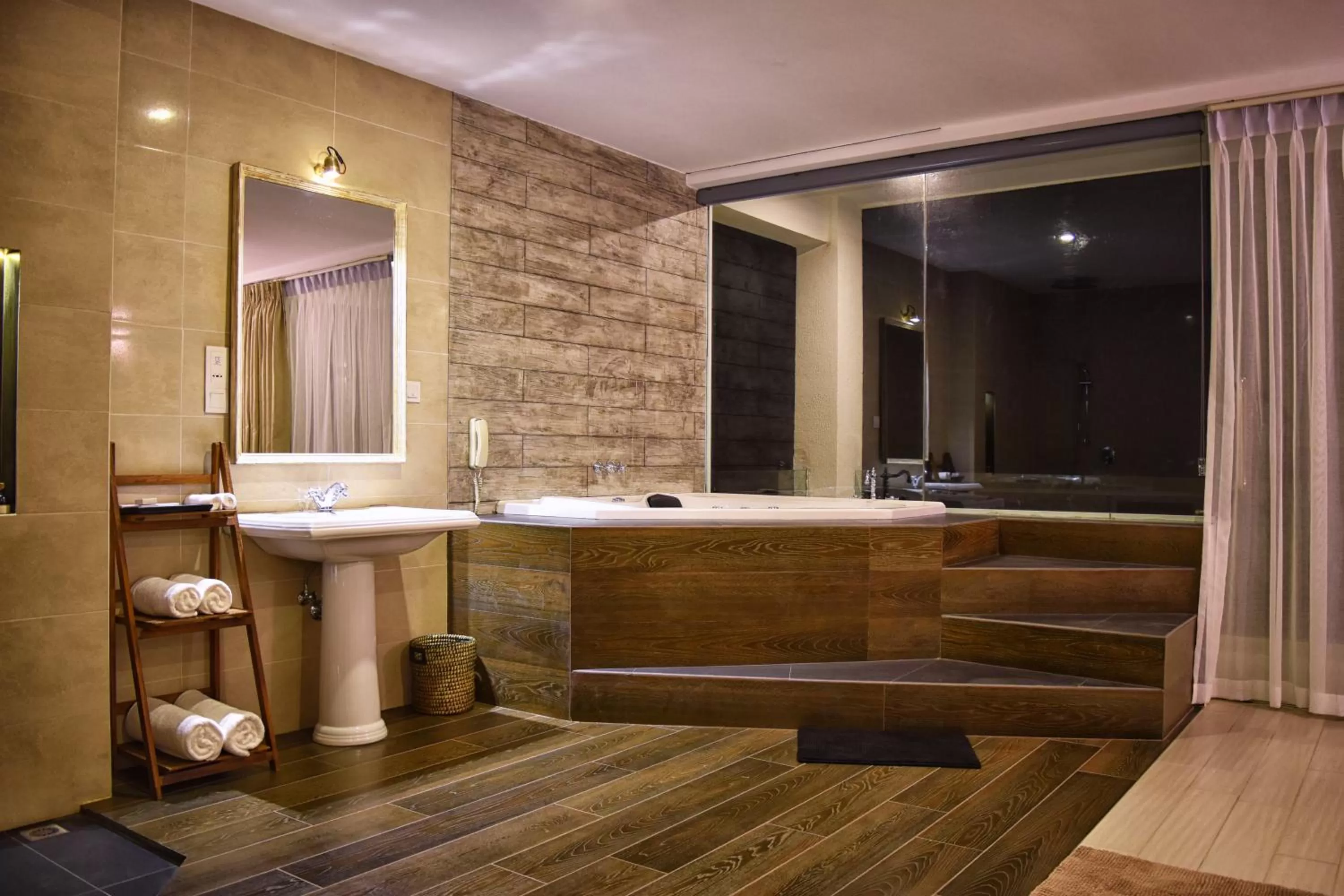 Hot Tub in Triple O Six