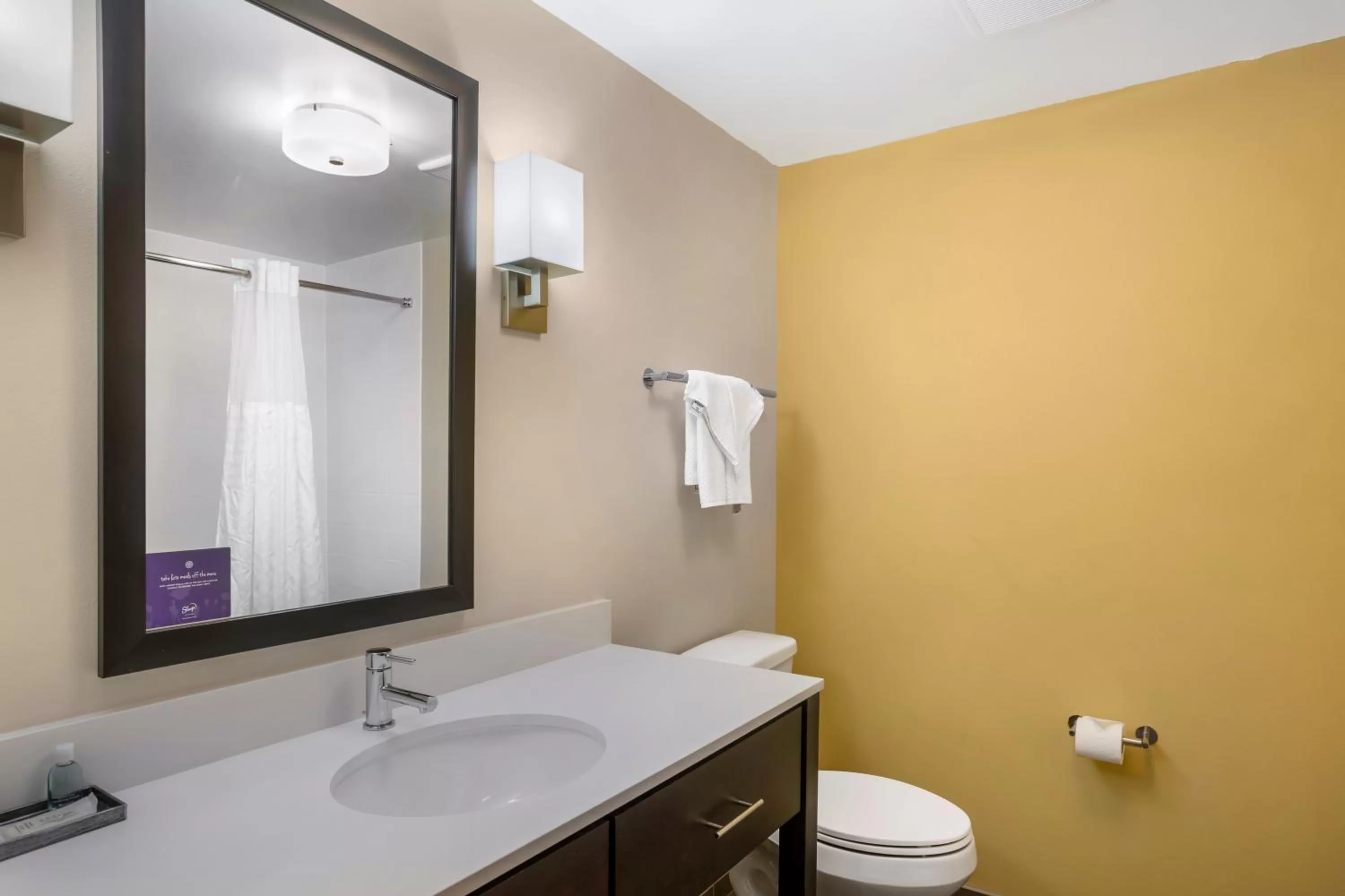 Bathroom in Sleep Inn North - Central York