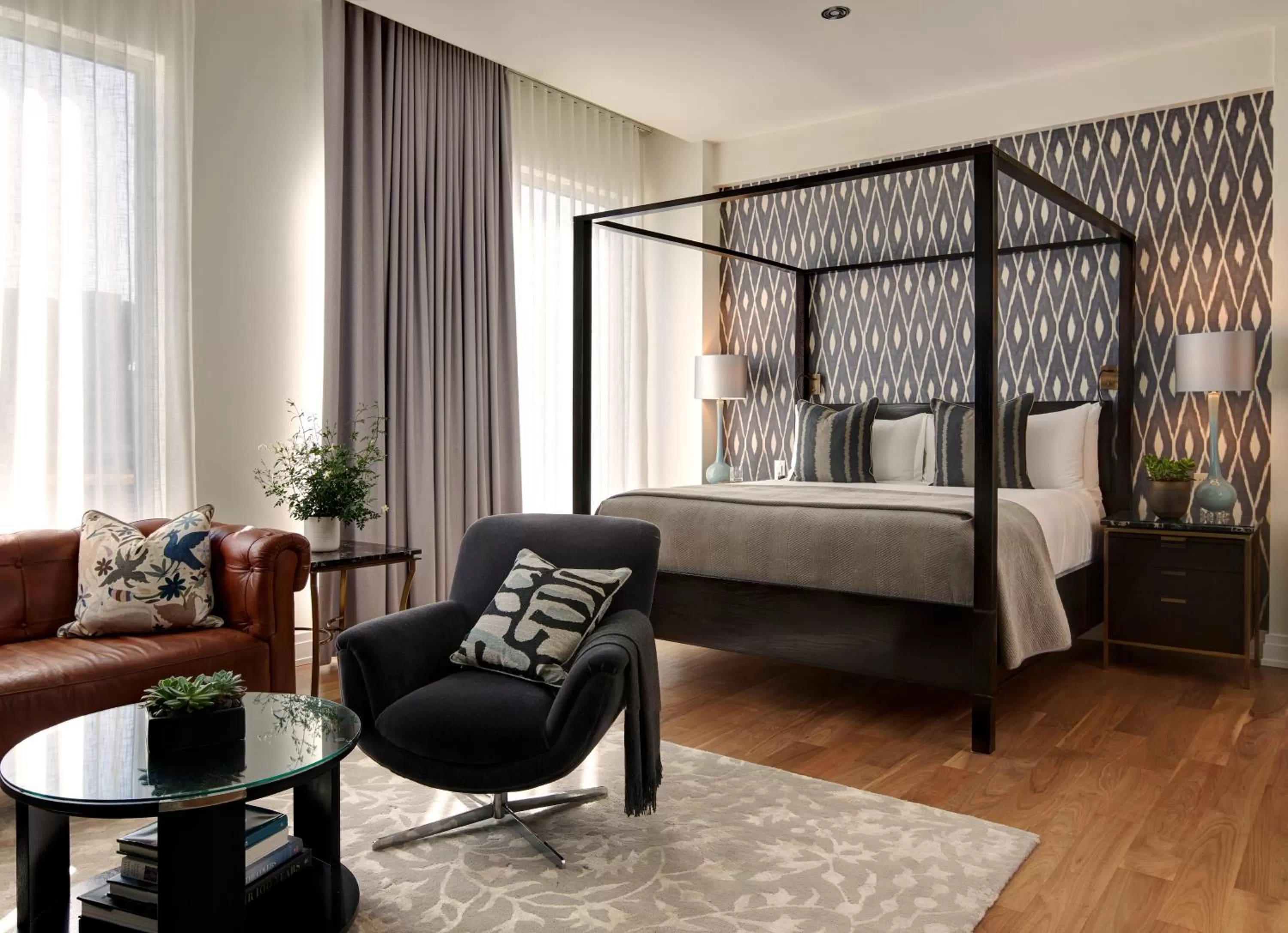 Living room, Bed in The Dupont Circle Hotel