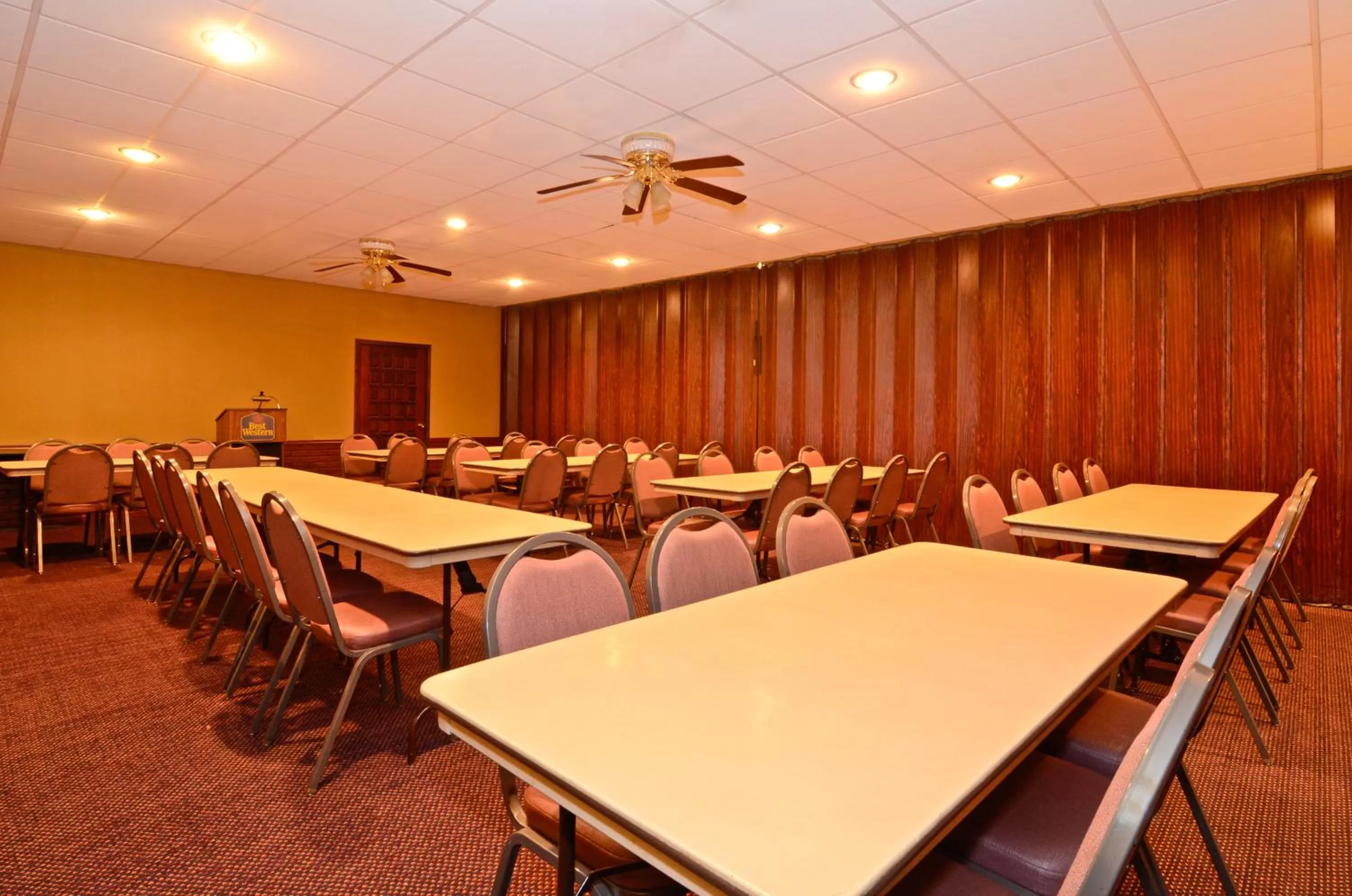 Americas Best Value Inn Iola