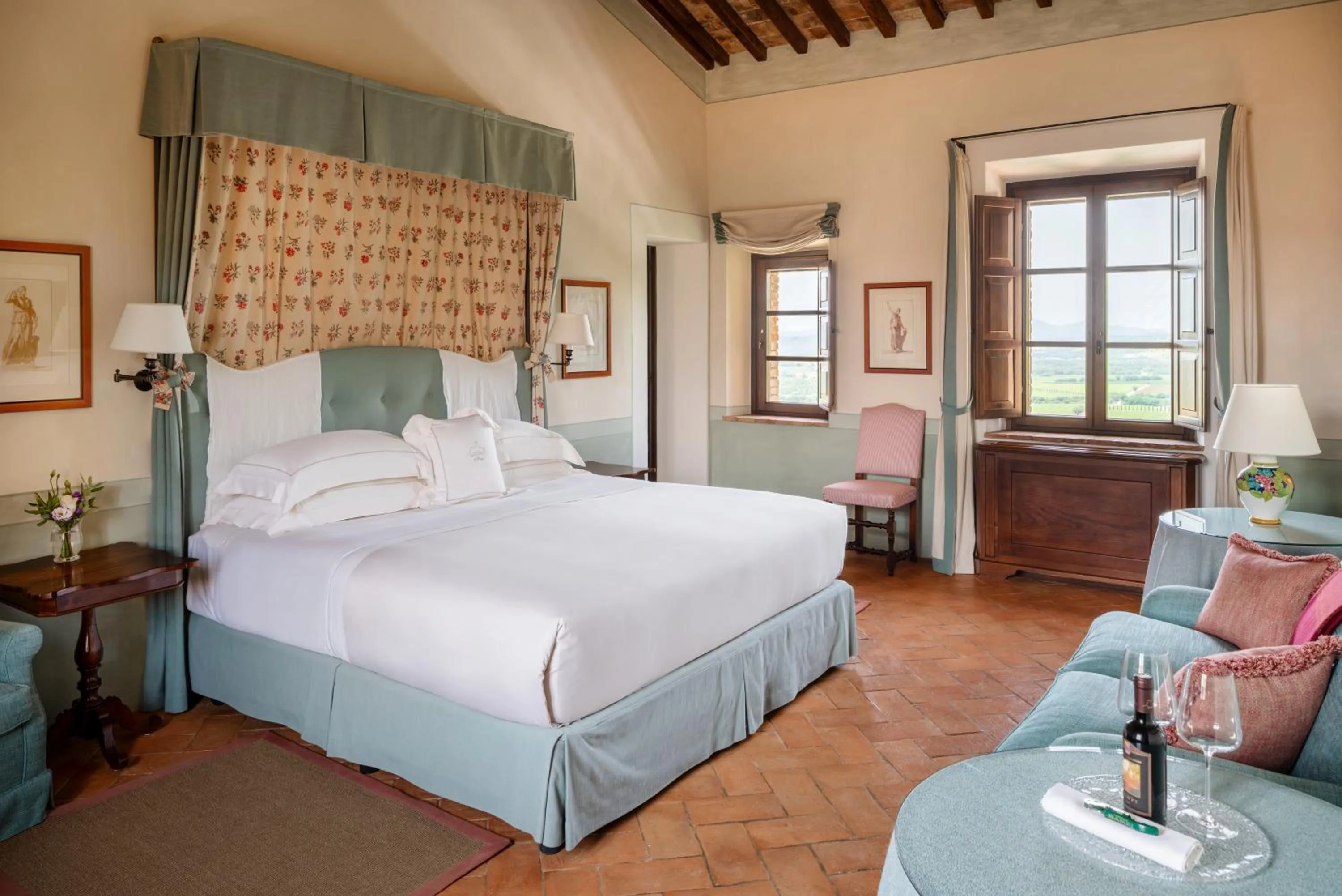 Photo of the whole room, Bed in Castello Banfi - Il Borgo - Relais et Chateaux