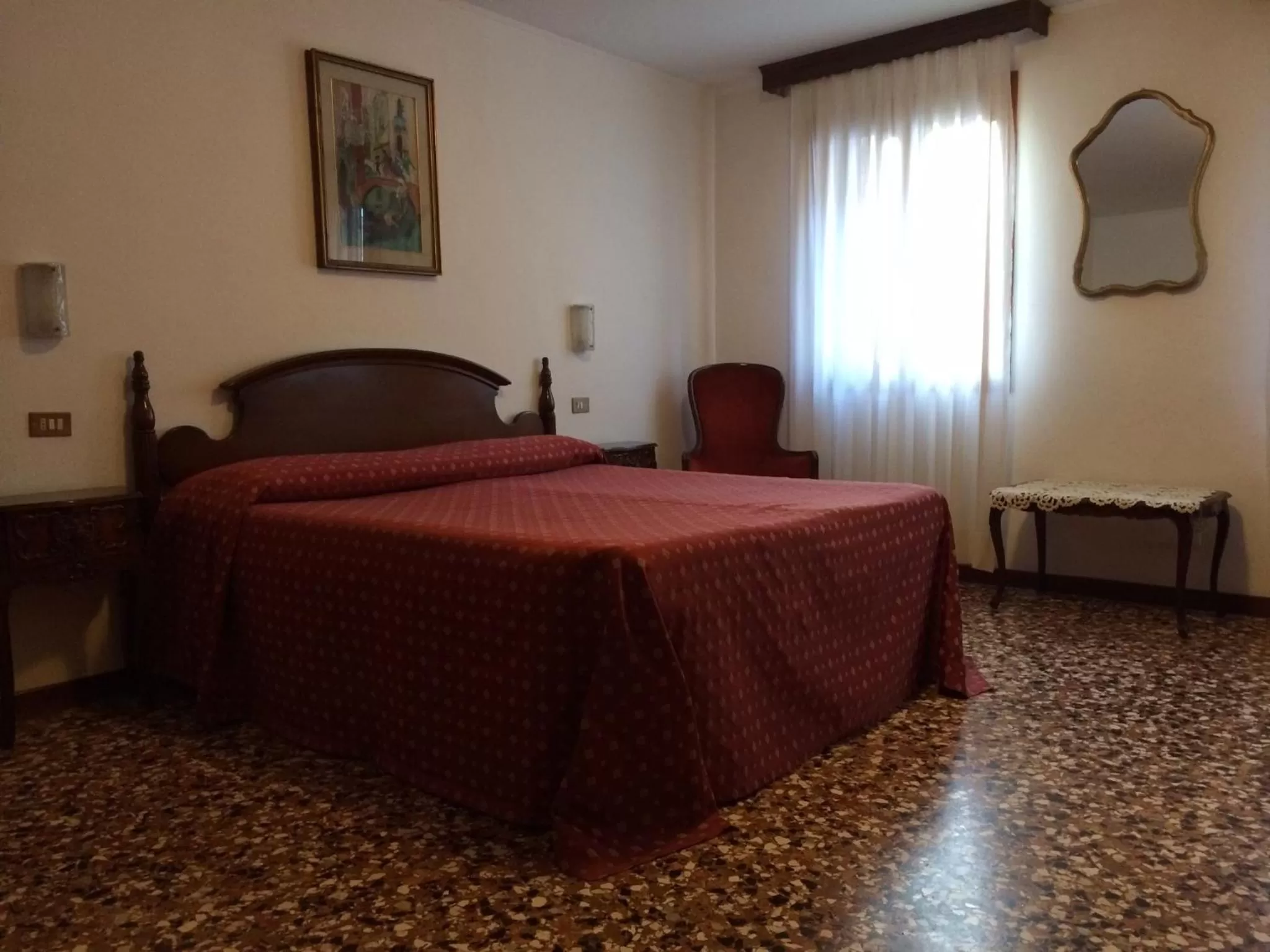 Photo of the whole room, Bed in Hotel Fontana