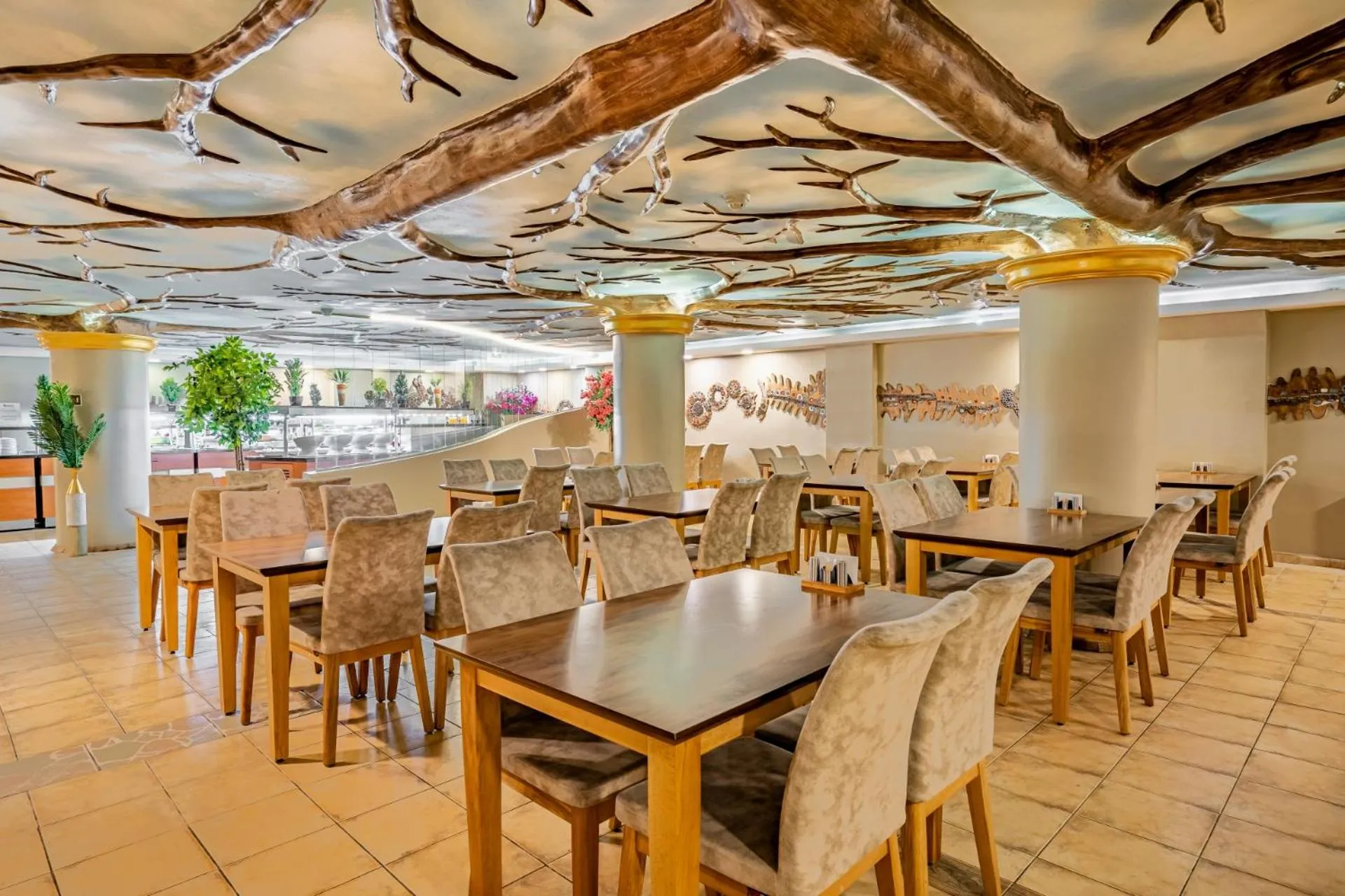 Restaurant/places to eat in Buyuk Velic Hotel