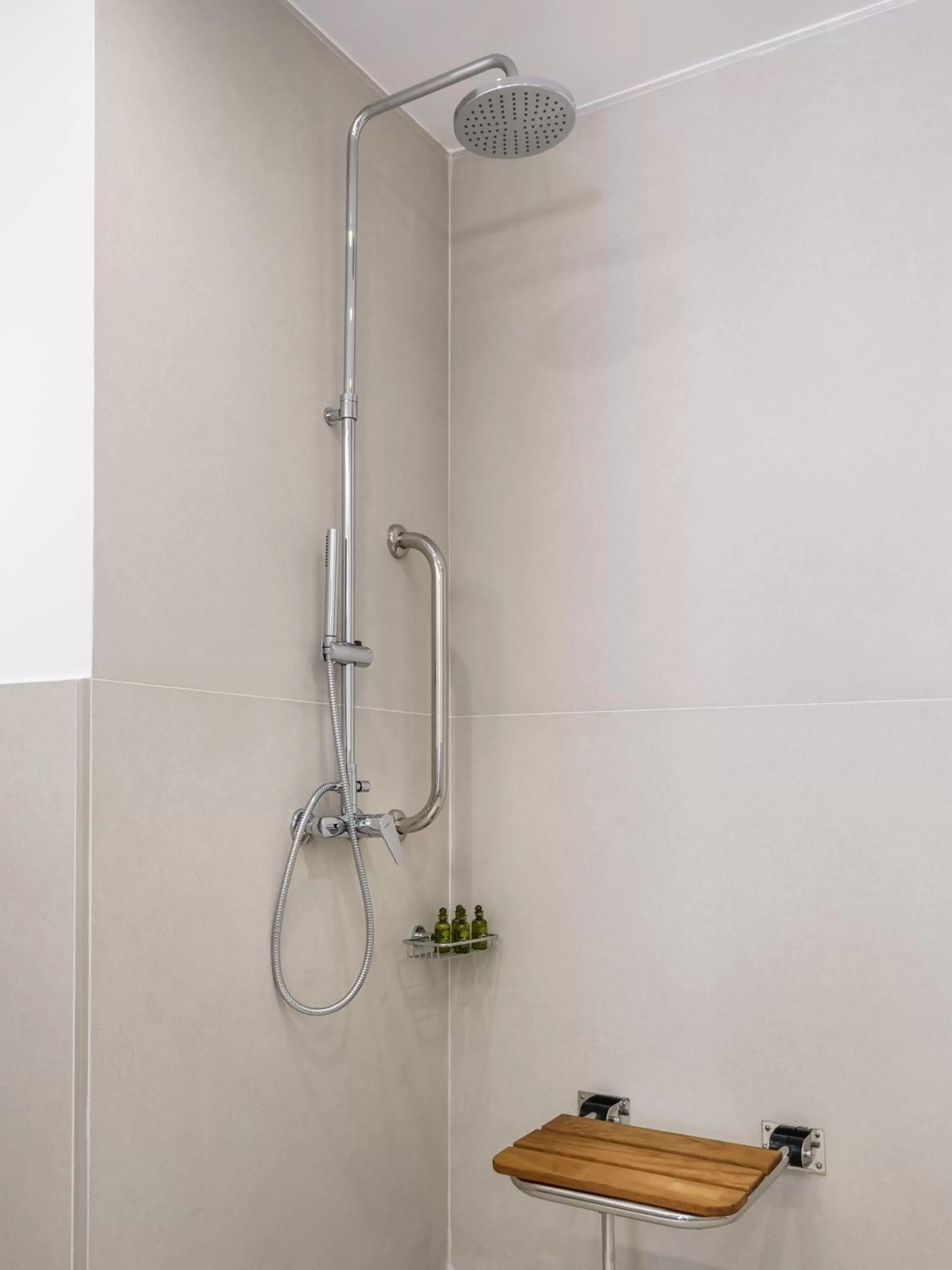 Shower in Balance Hotel