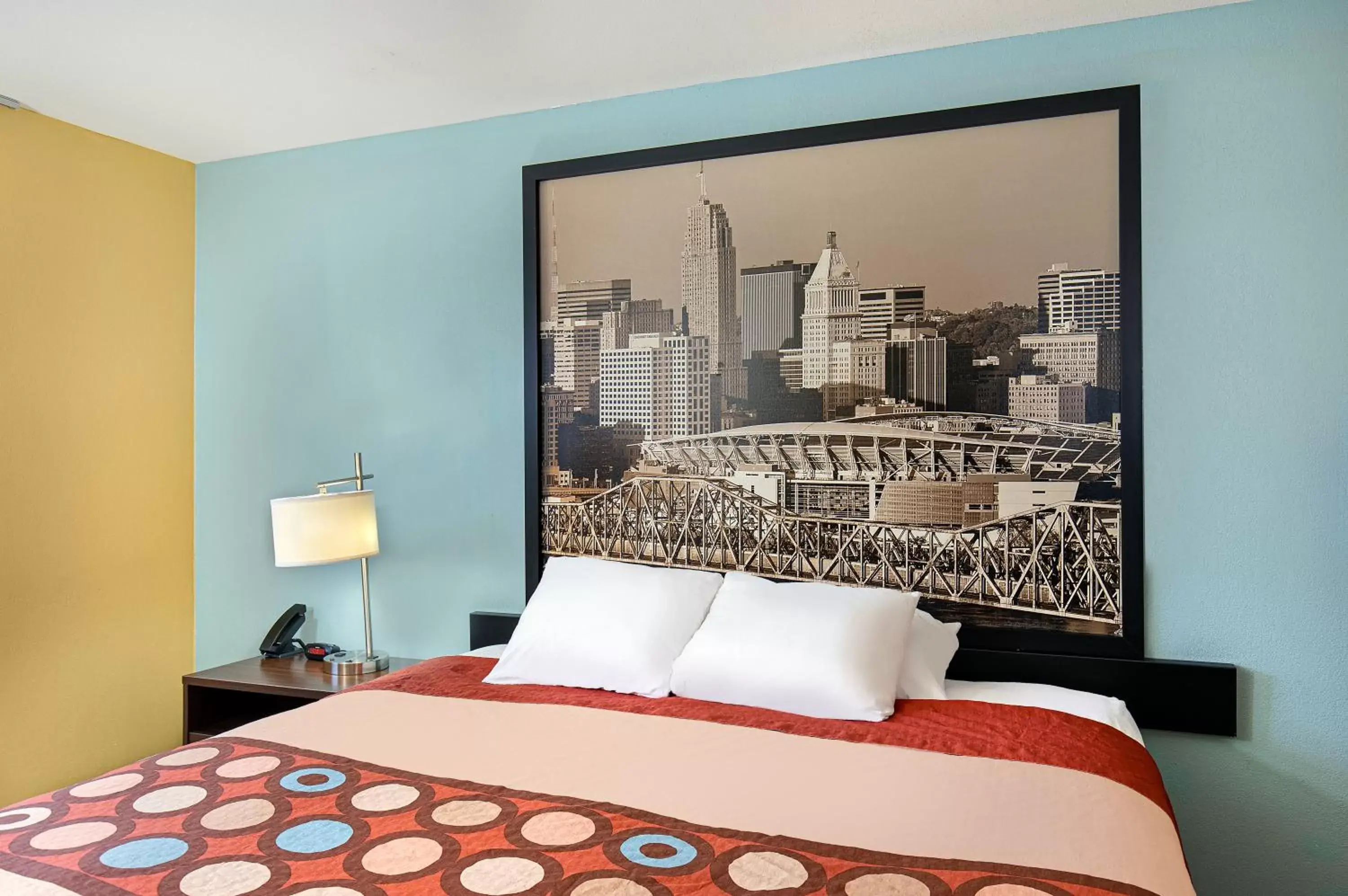 Queen Room - Non-Smoking in Super 8 by Wyndham Eddyville/Kuttawa Queen Room - Non-Smoking in Super 8 by Wyndham Eddyville/Kuttawa