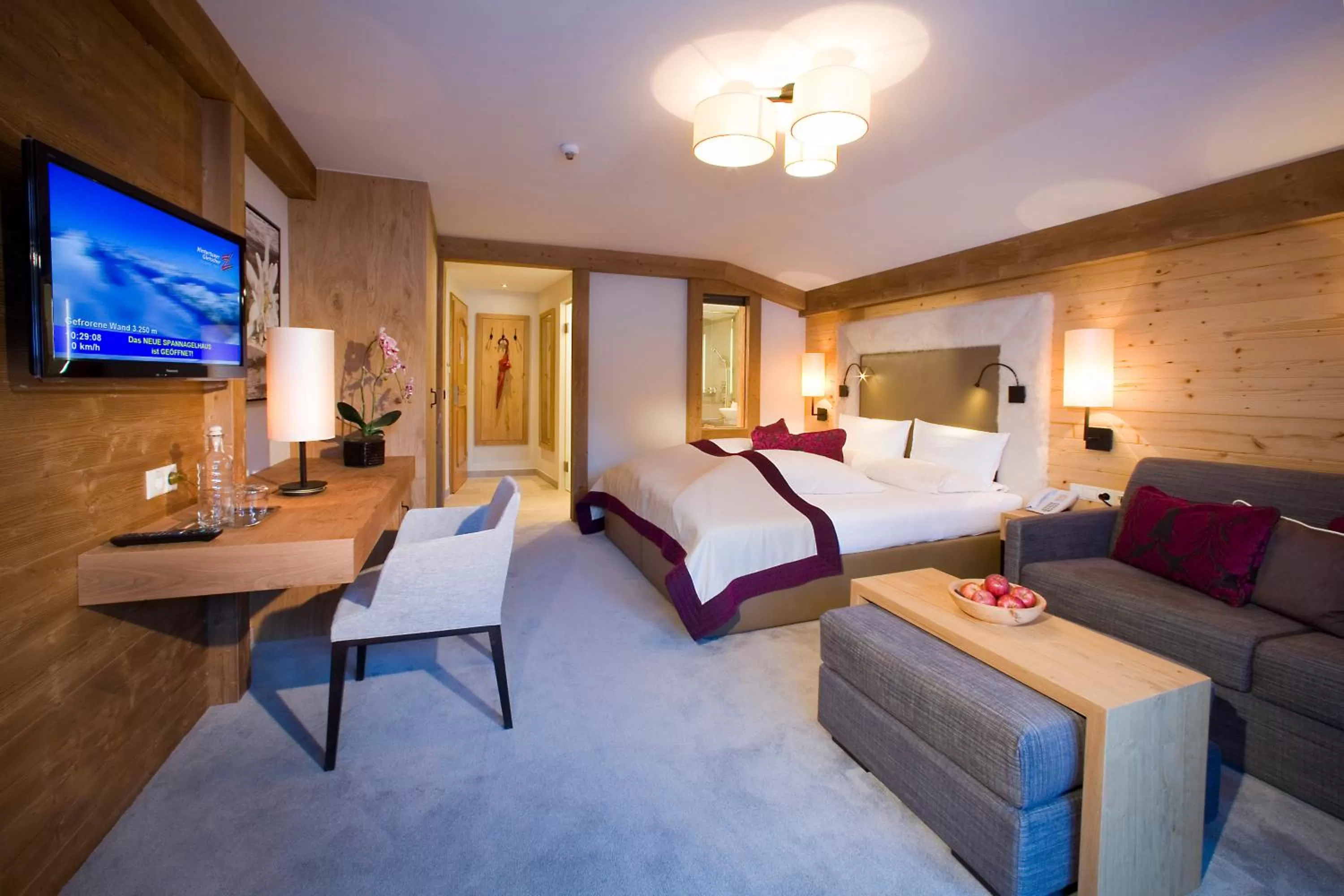 Living room, Bed in Aktiv- & Wellnesshotel Bergfried