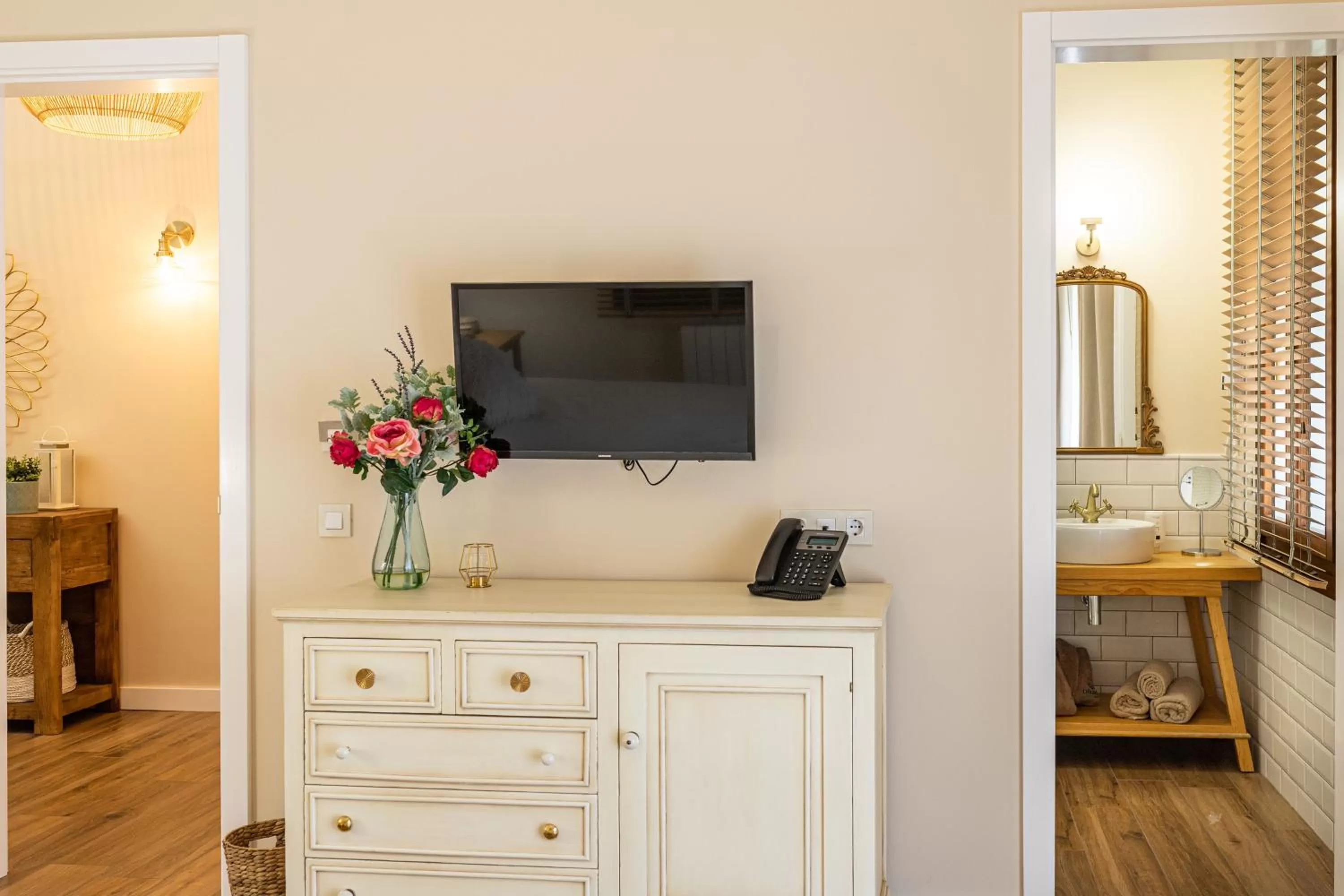 TV and multimedia in Hotel Rural Ohana