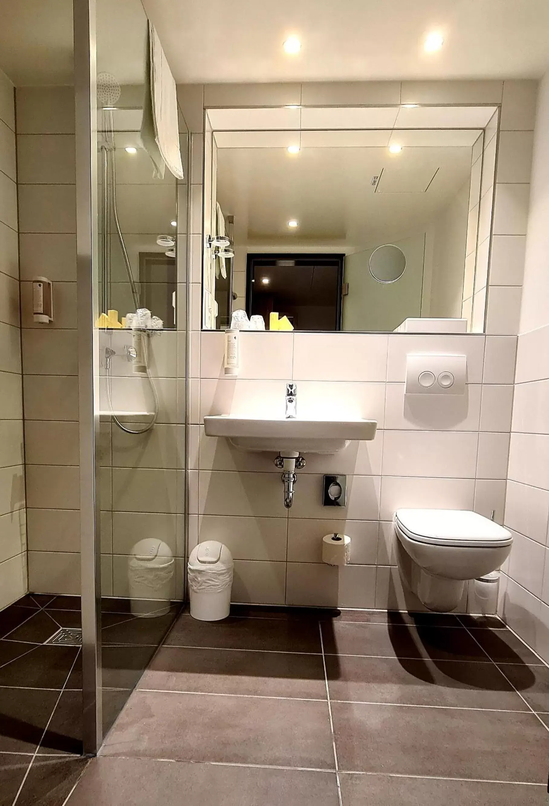 Standard Quadruple Room in Euro Hotel Wertheim Standard Quadruple Room in Euro Hotel Wertheim