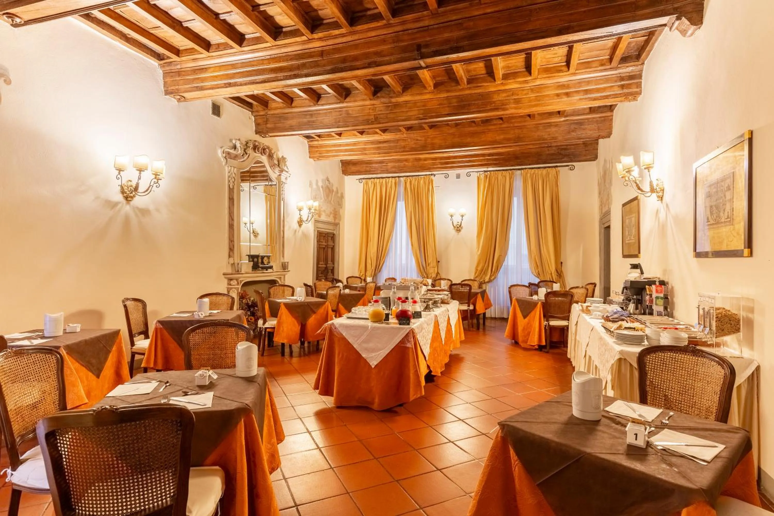 Restaurant/places to eat in Hotel San Michele