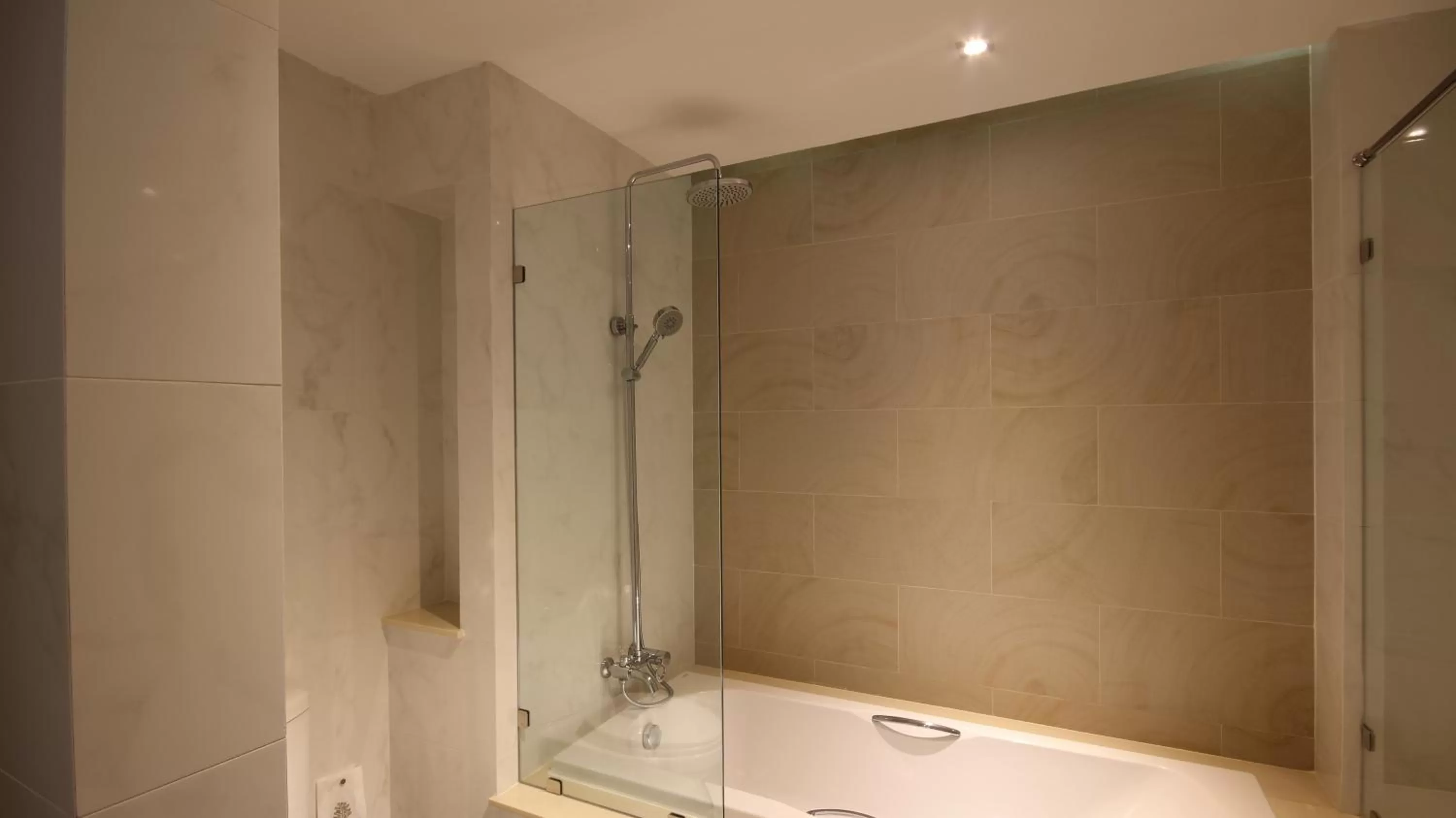 Bathroom in Season Five Hotel