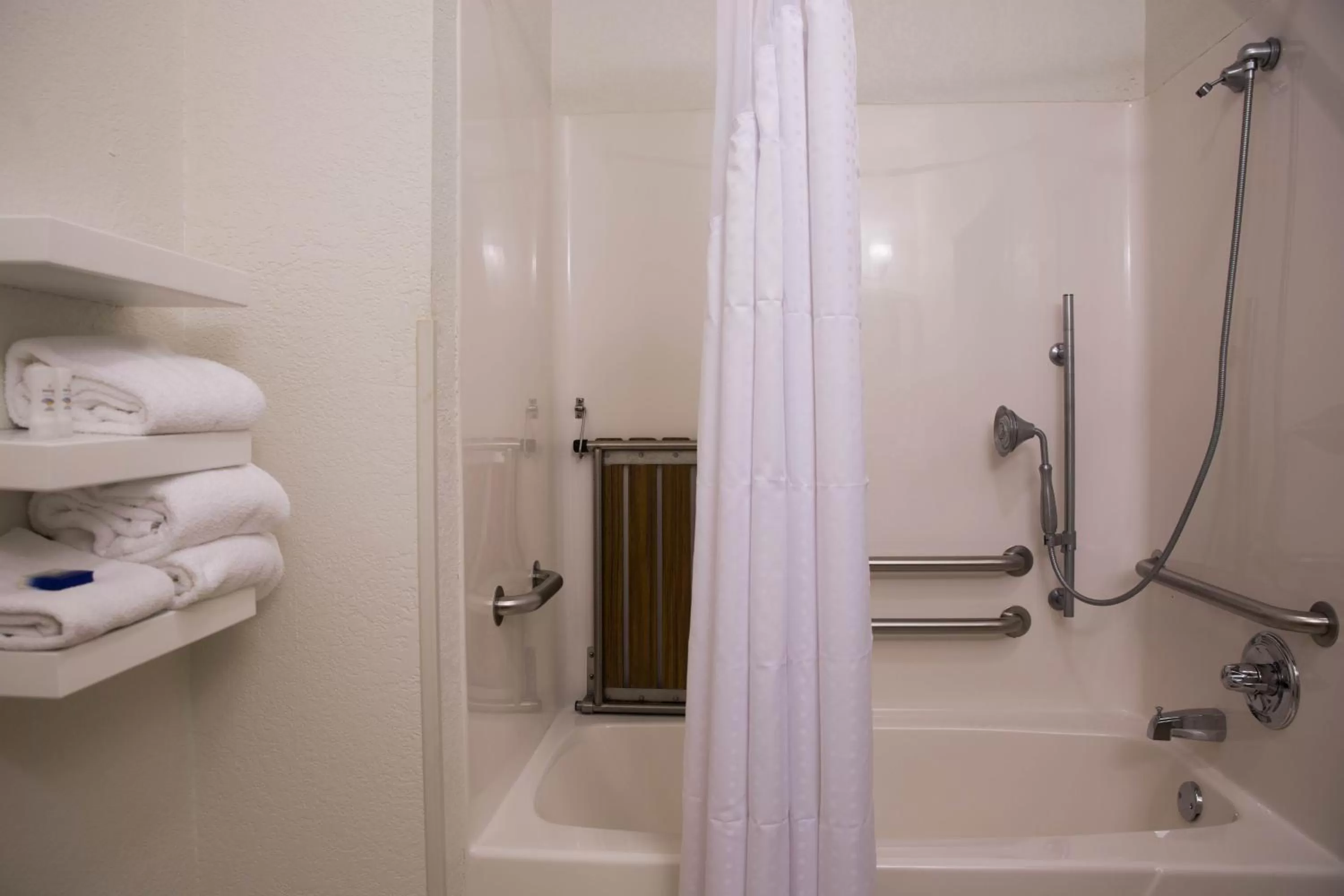 Bathroom in Best Western Celina