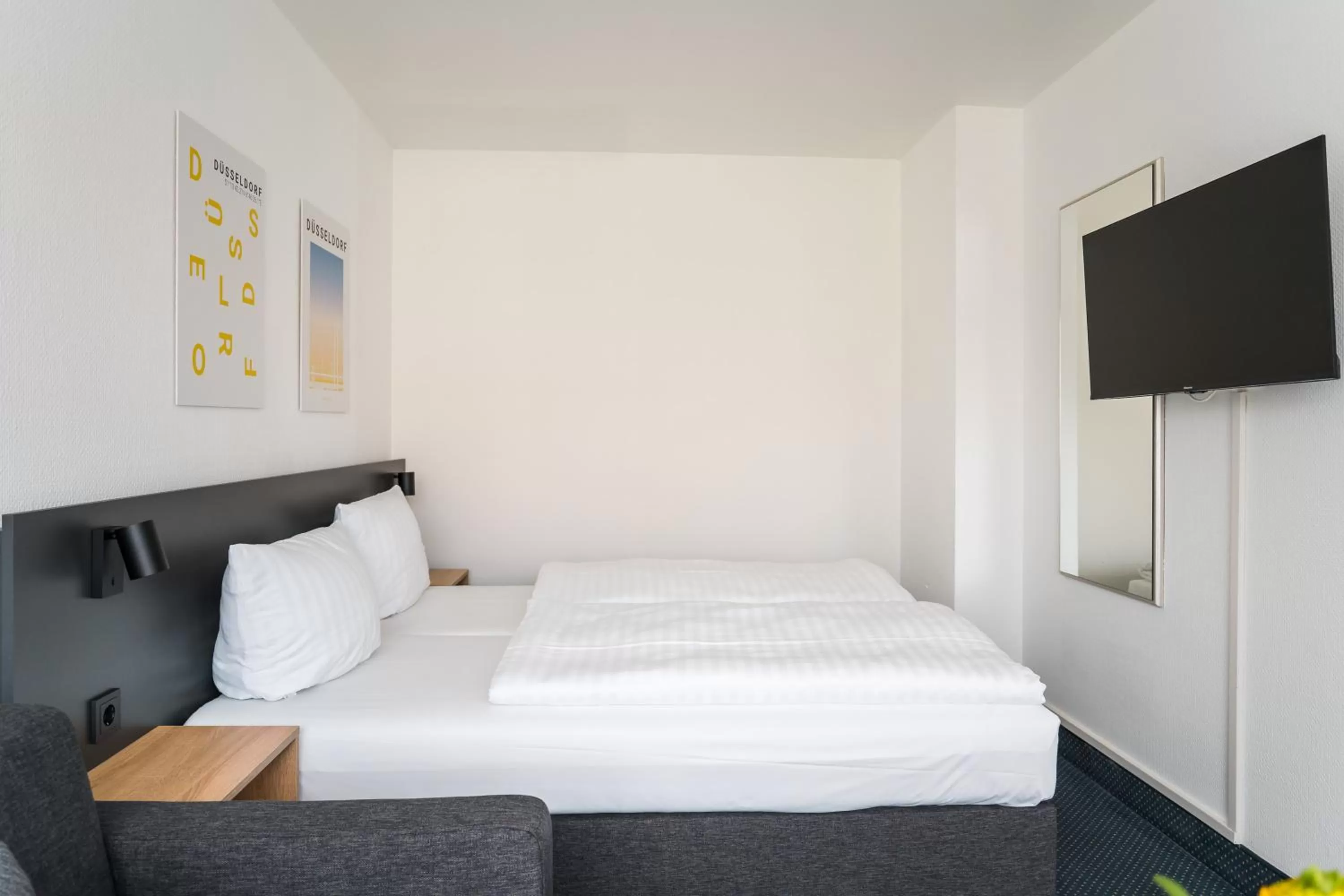 Bedroom, Bed in Apartments an der Kö