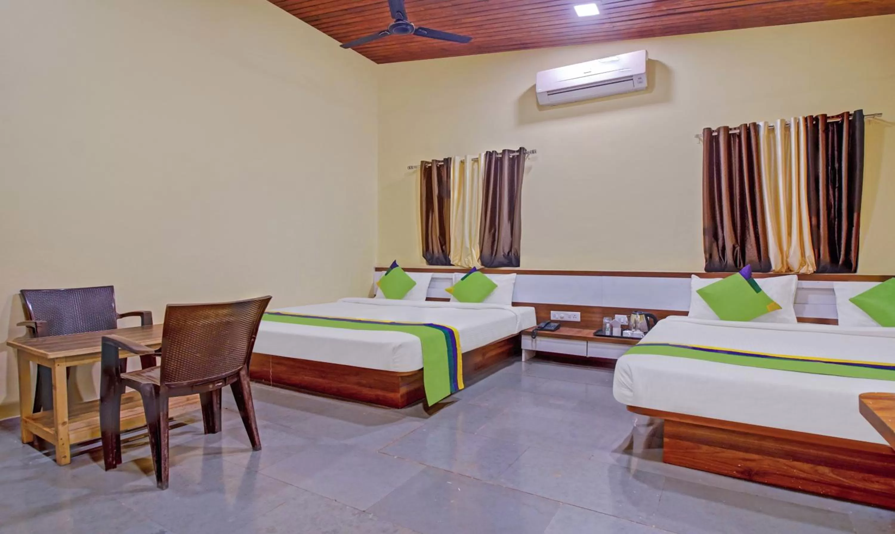 Bed in Treebo Trend Shalimar In The Forest Matheran