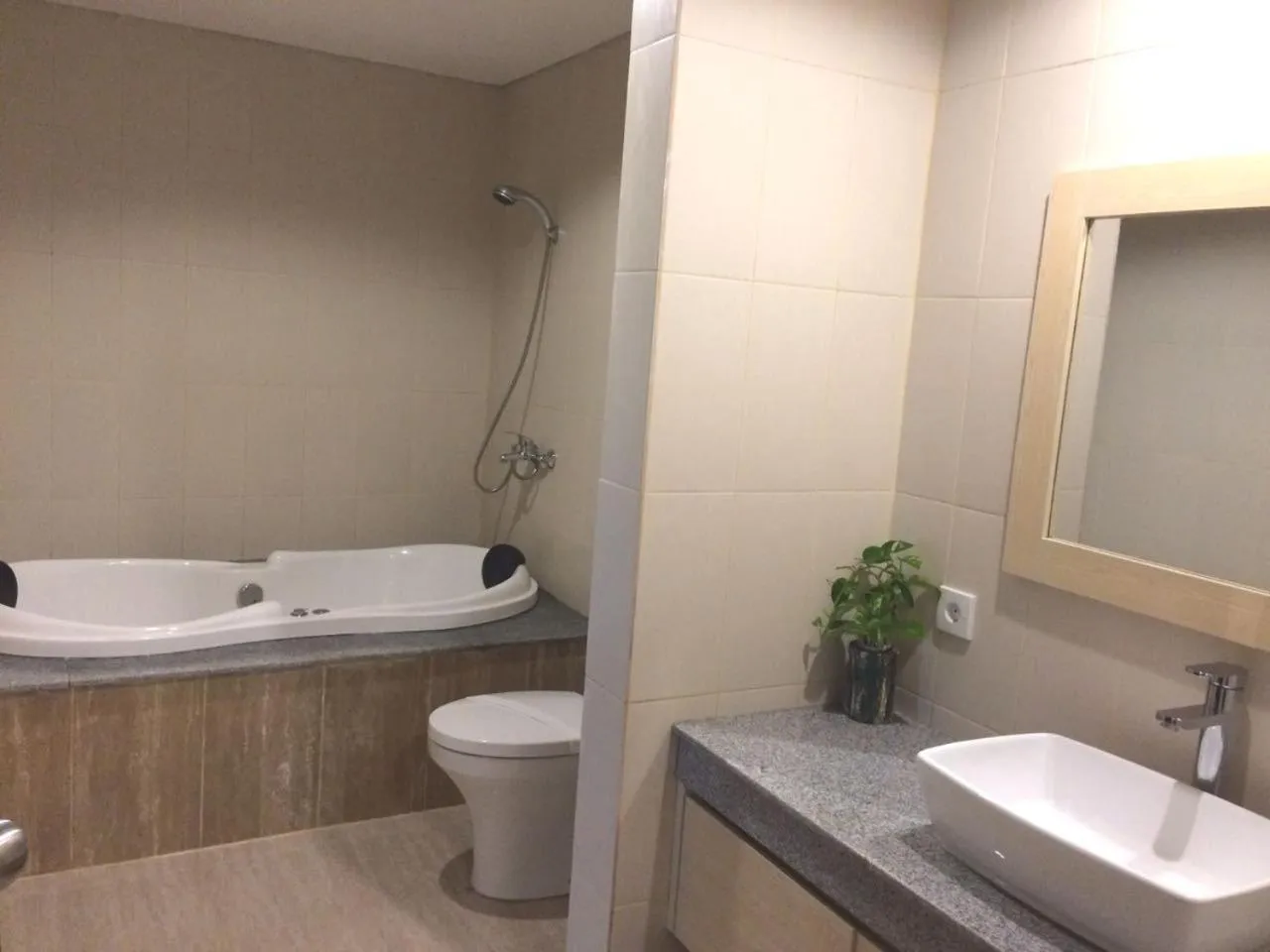 Bathroom in Puri Saron Senggigi Hotel