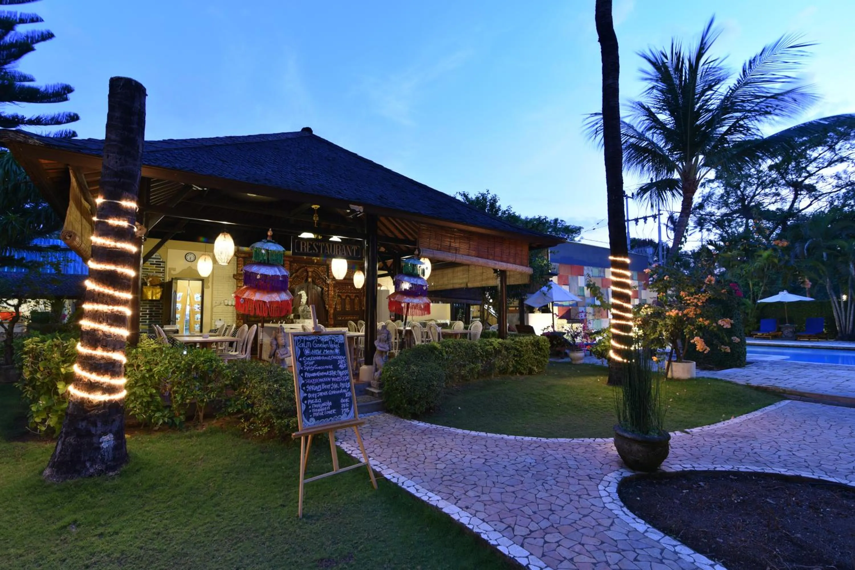 Restaurant/places to eat in Palm Garden Hotel