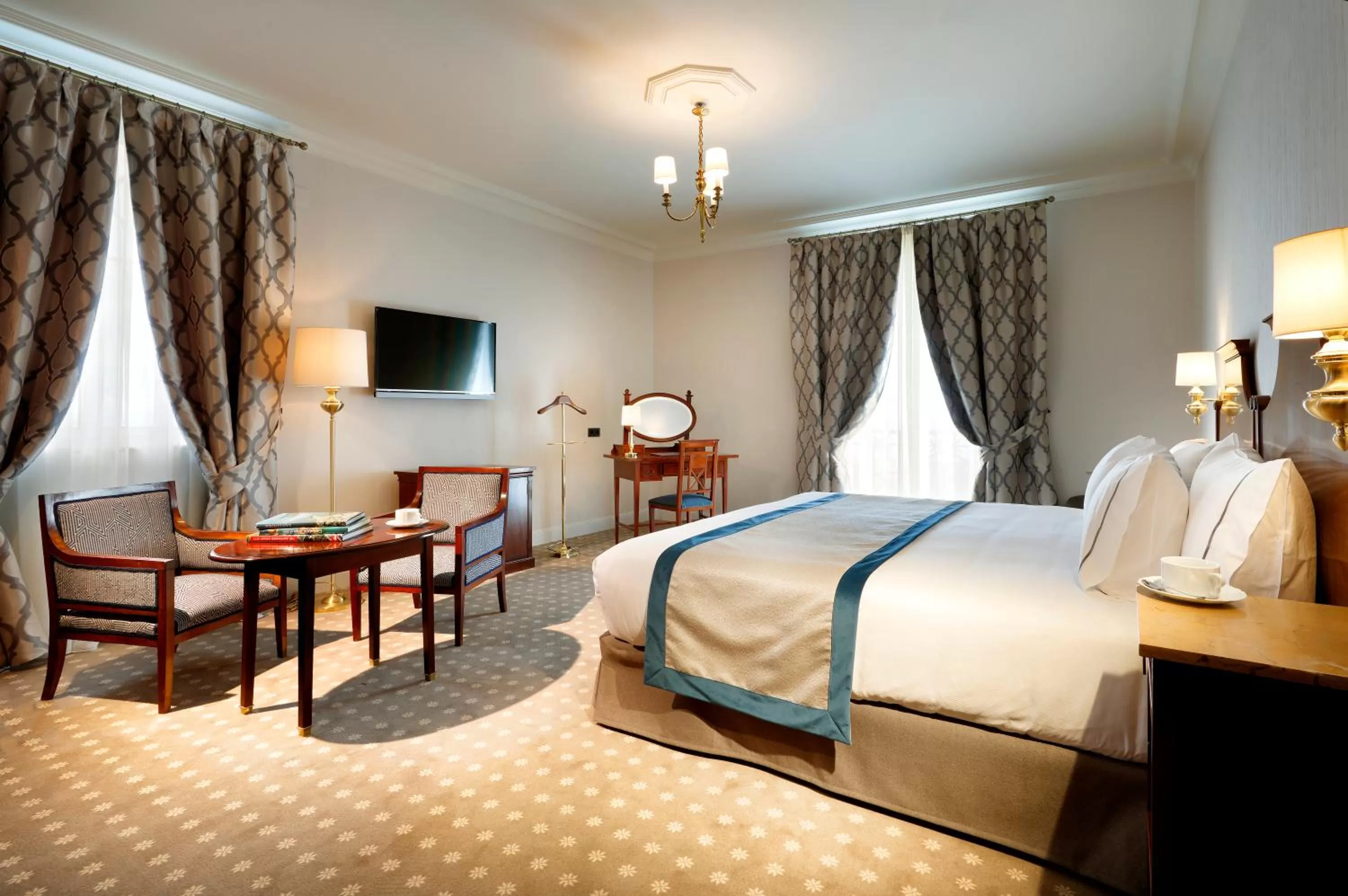 TV and multimedia, Bed in Eurostars Hotel Real