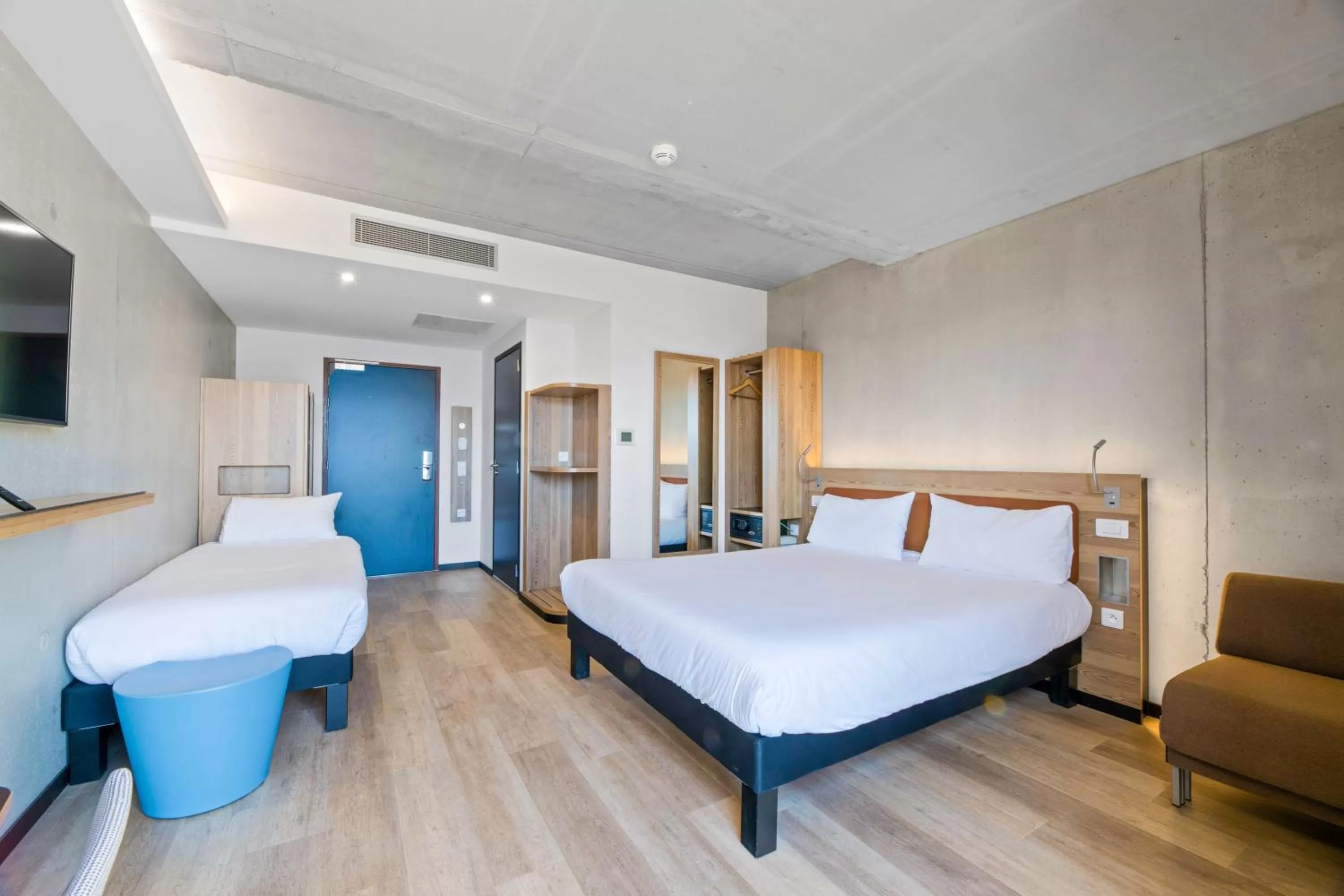 Toilet, Bed in ibis Styles Ajaccio Napoleon