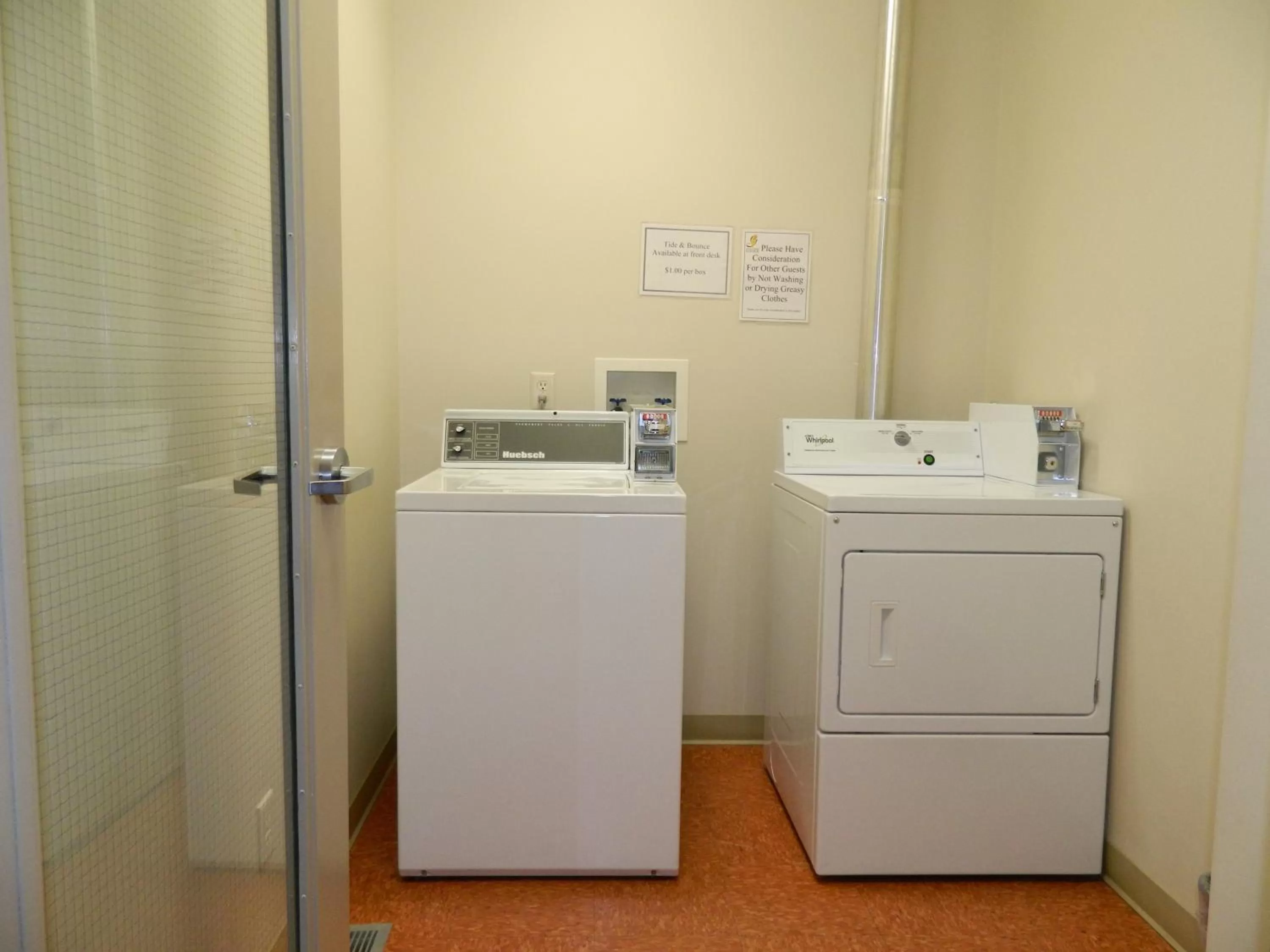 Area and facilities, Kitchen/Kitchenette in Gold Eagle Lodge