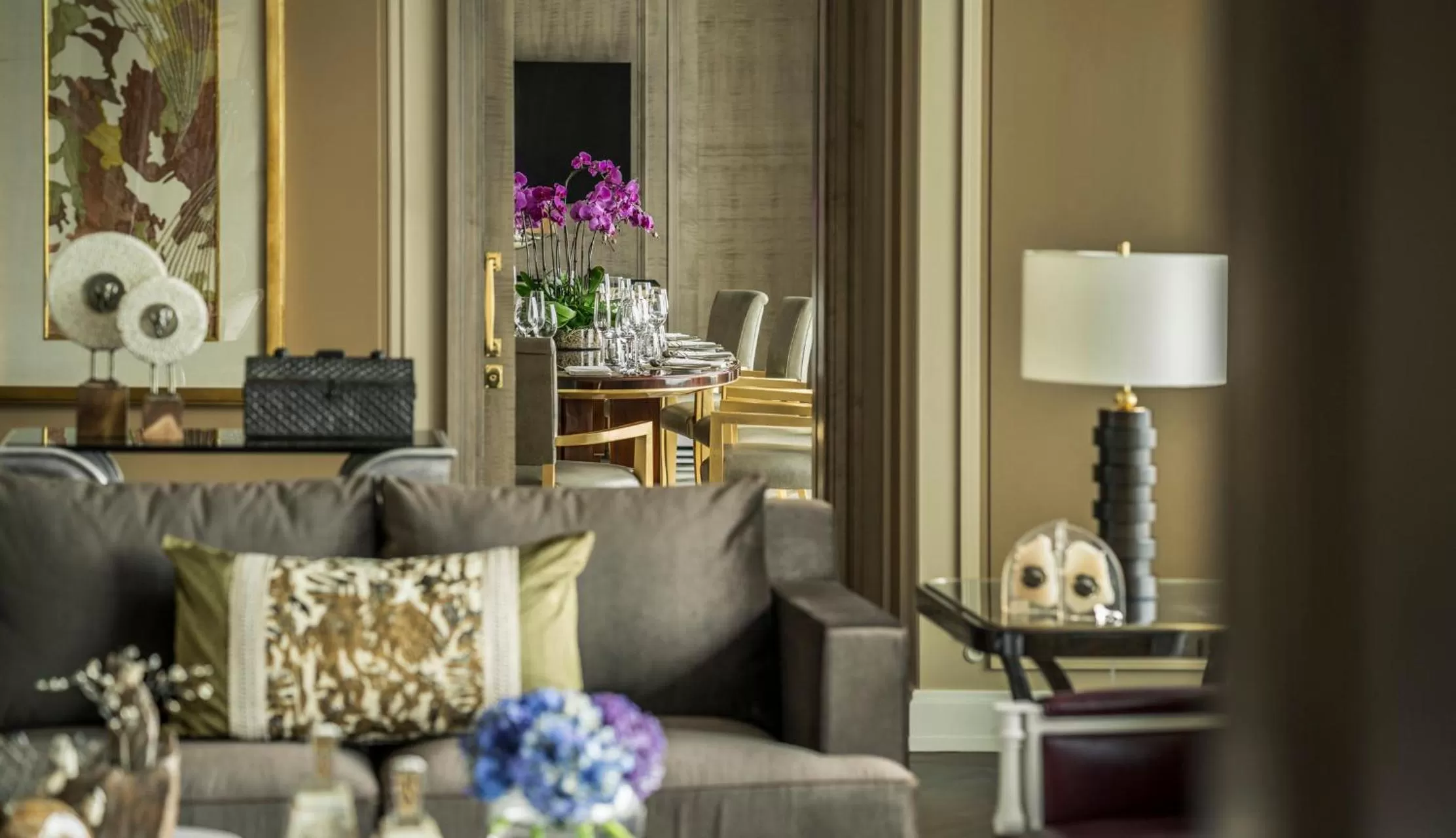 Living room in Four Seasons Hotel Jakarta