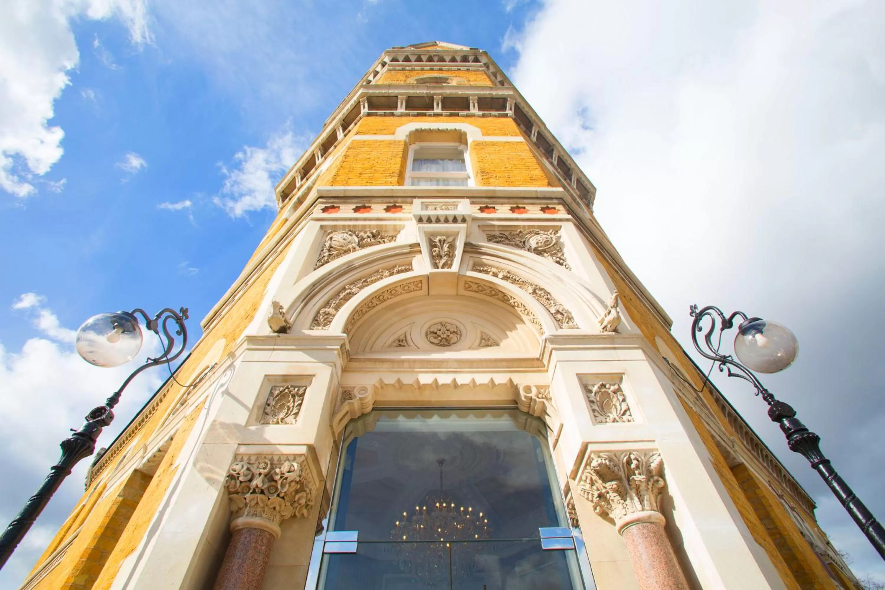 Patio in The Lansbury Heritage Hotel By Sunday - Canary Wharf London