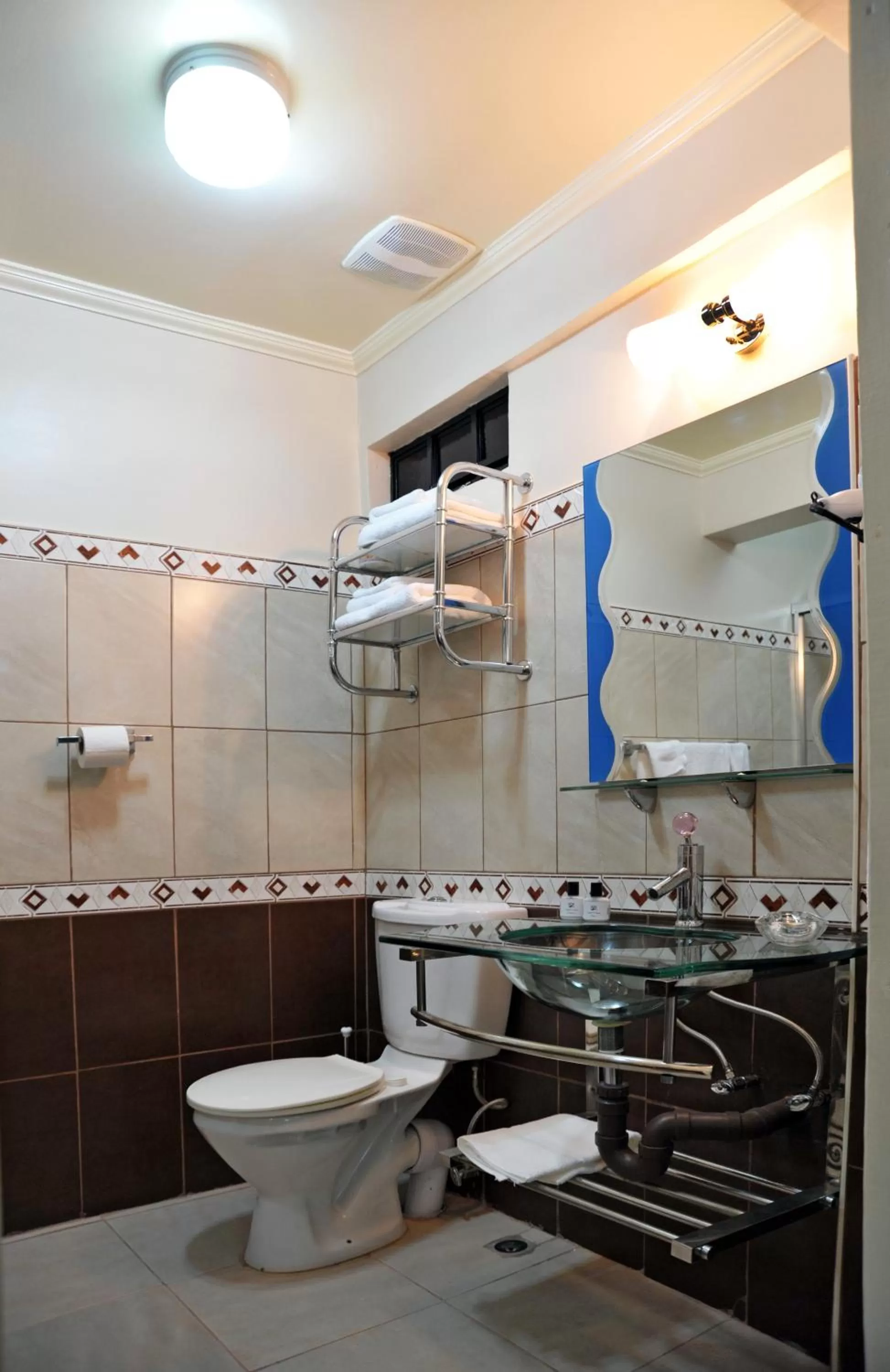 Culture Crossroads Inn