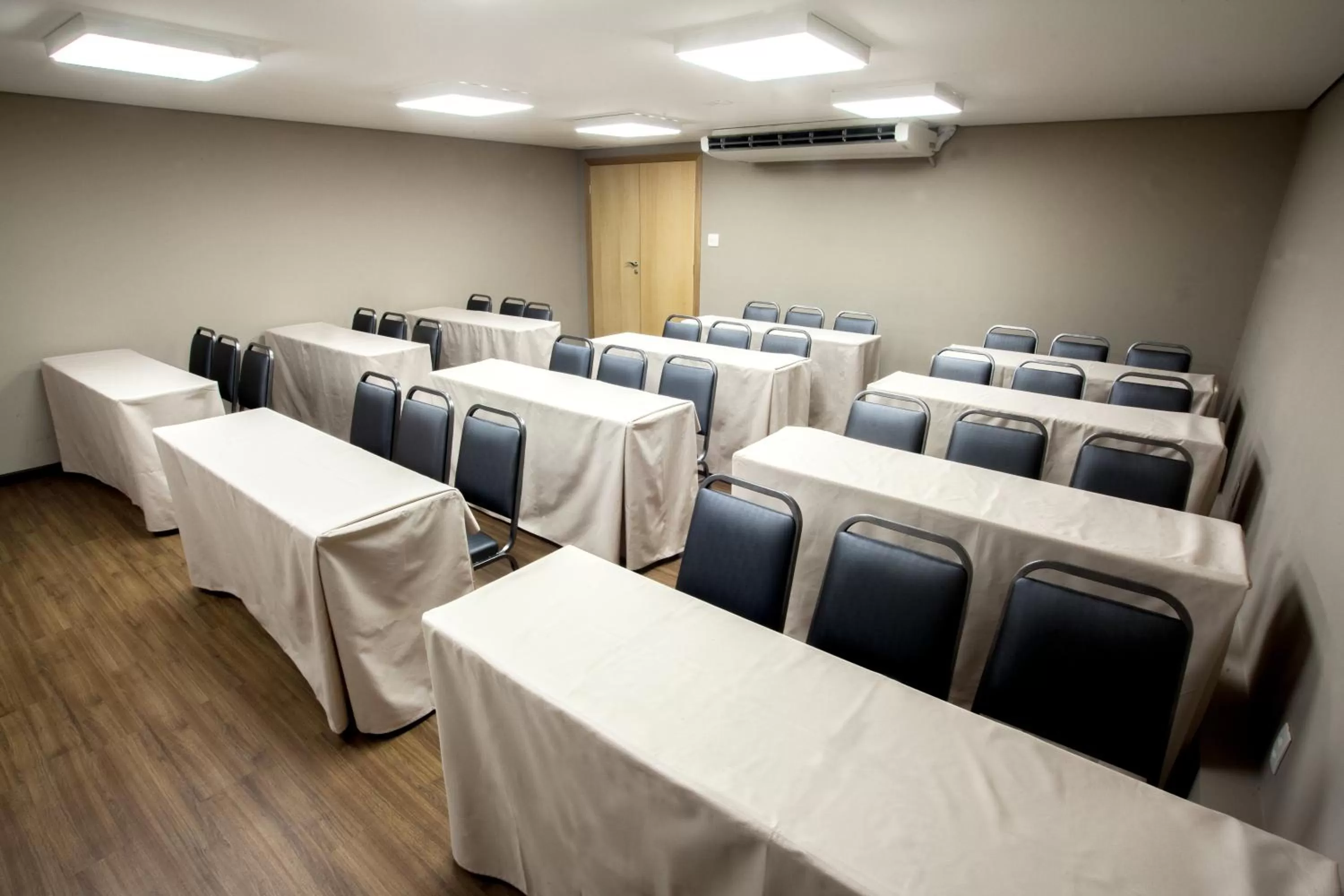 Business facilities in BH Raja Hotel