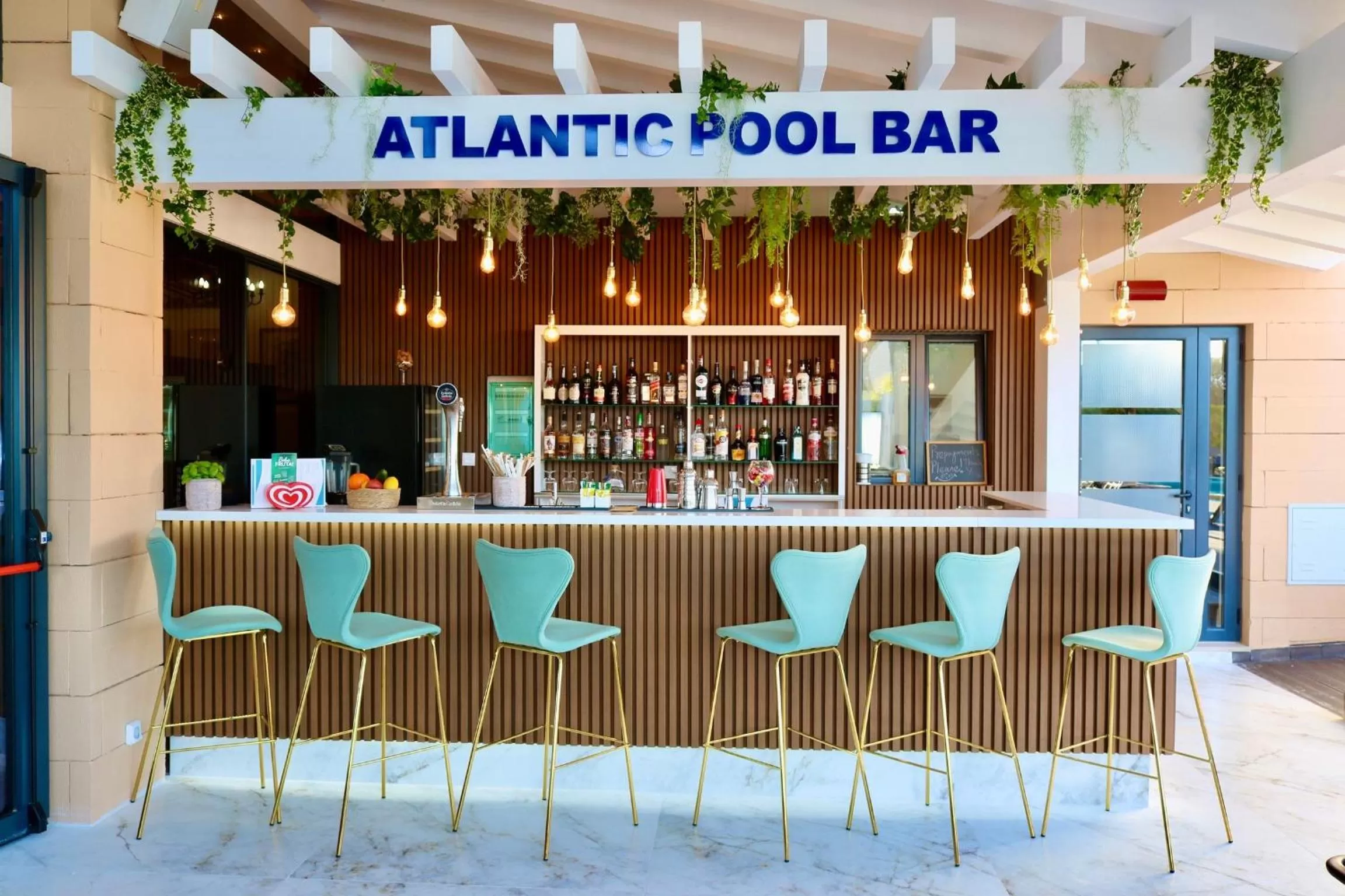 Lounge or bar in Lagos Atlantic Hotel