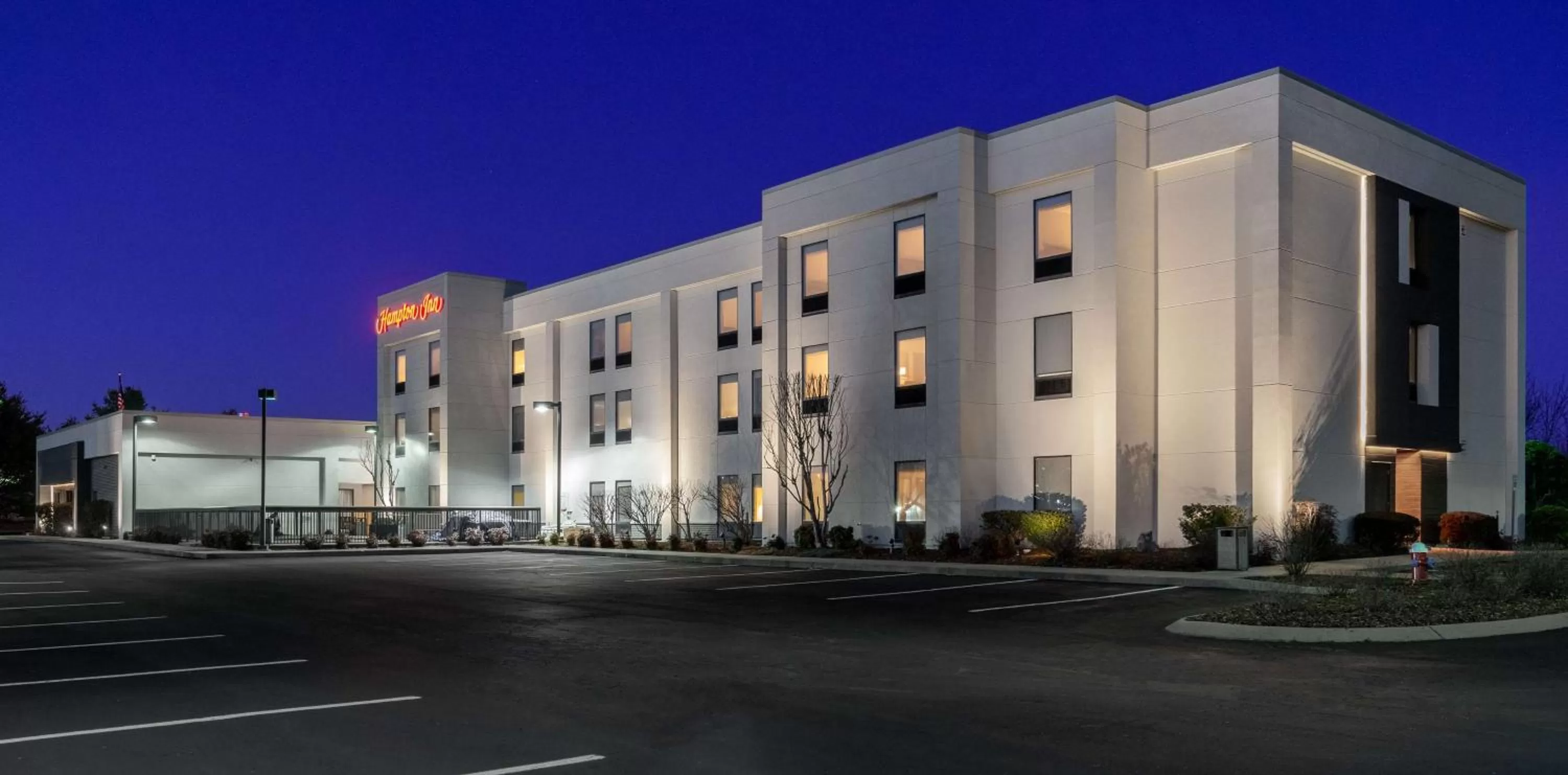 Property building in Hampton Inn - Springfield