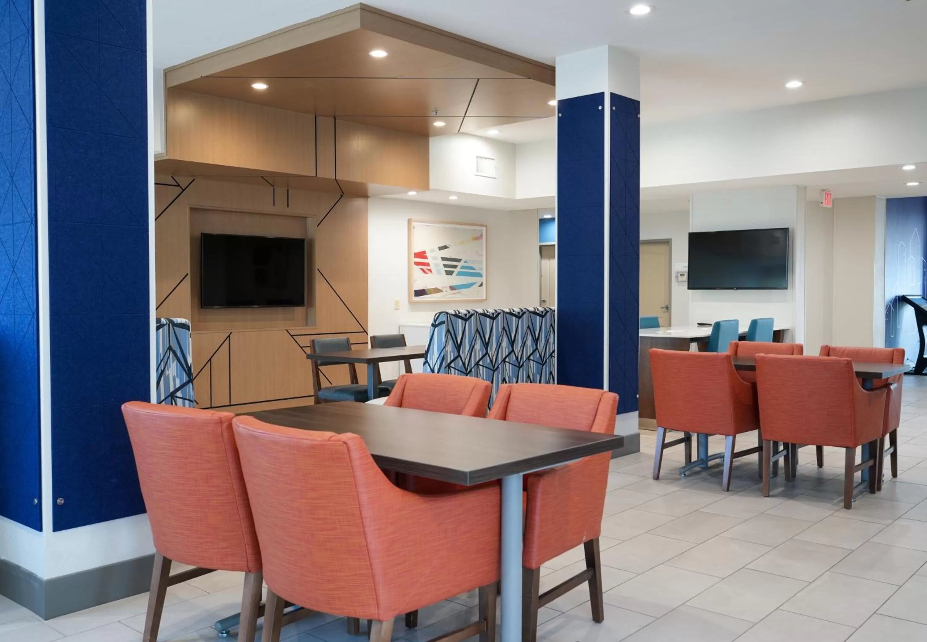 Kitchen or kitchenette in Holiday Inn Express Hotel & Suites Cedar Hill by IHG
