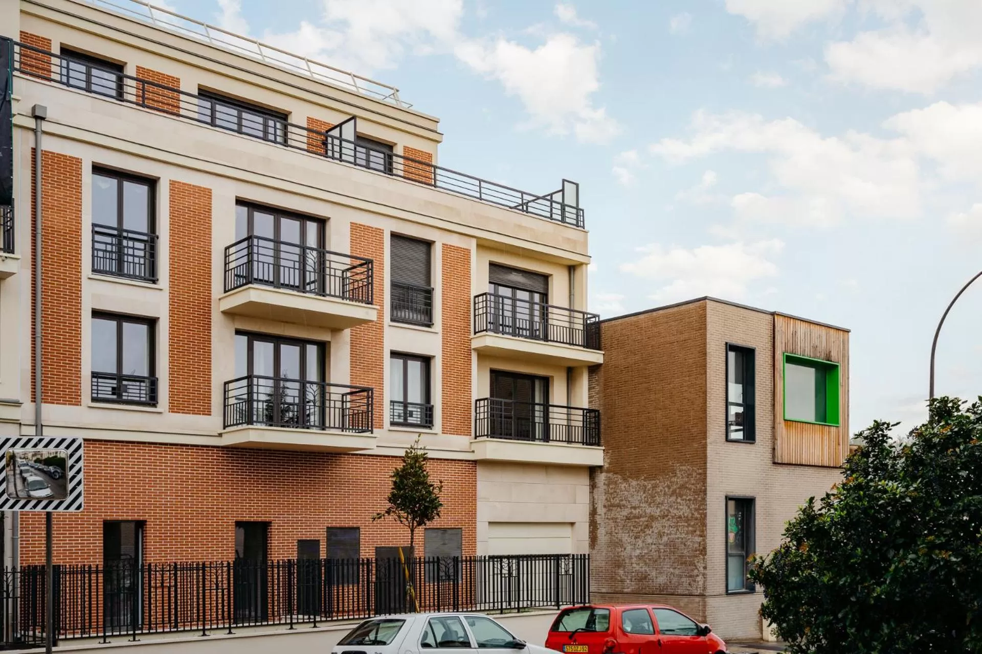 Property building in Edgar Suites Châtillon