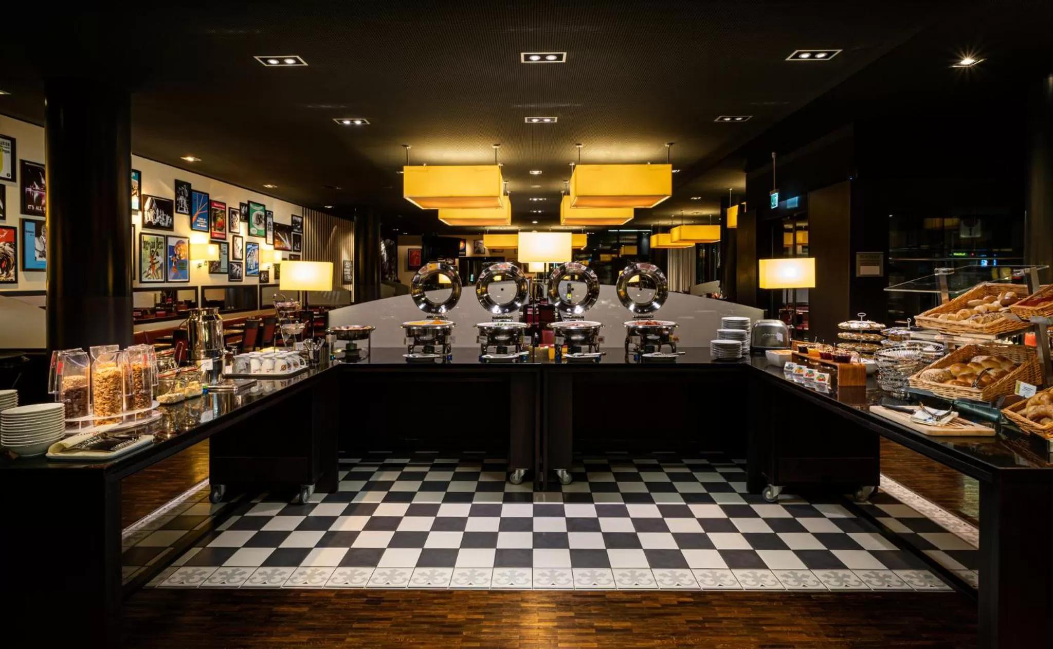 Breakfast in Holiday Inn Zürich Messe by IHG