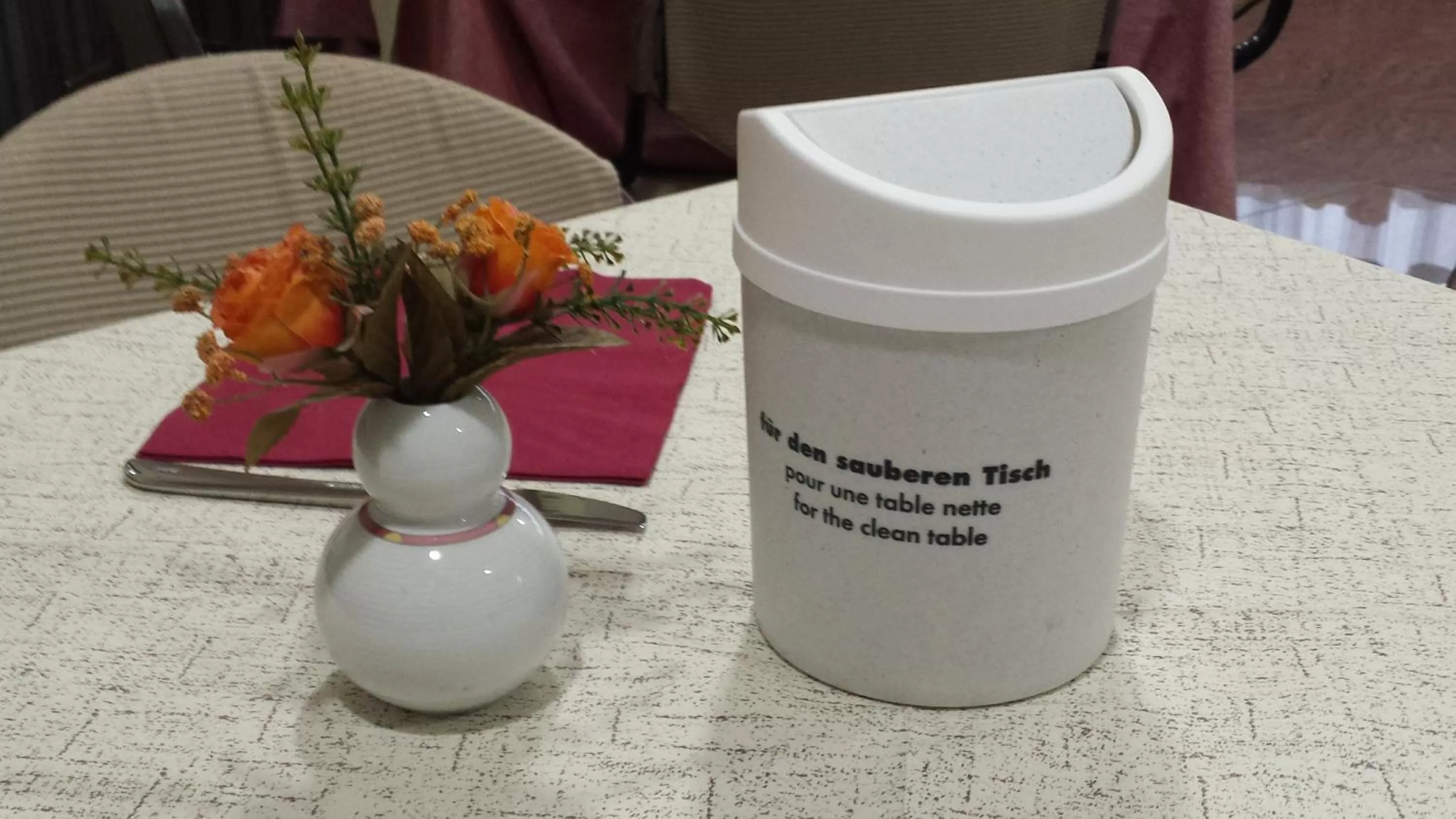 Restaurant/places to eat in Hotel Kroma