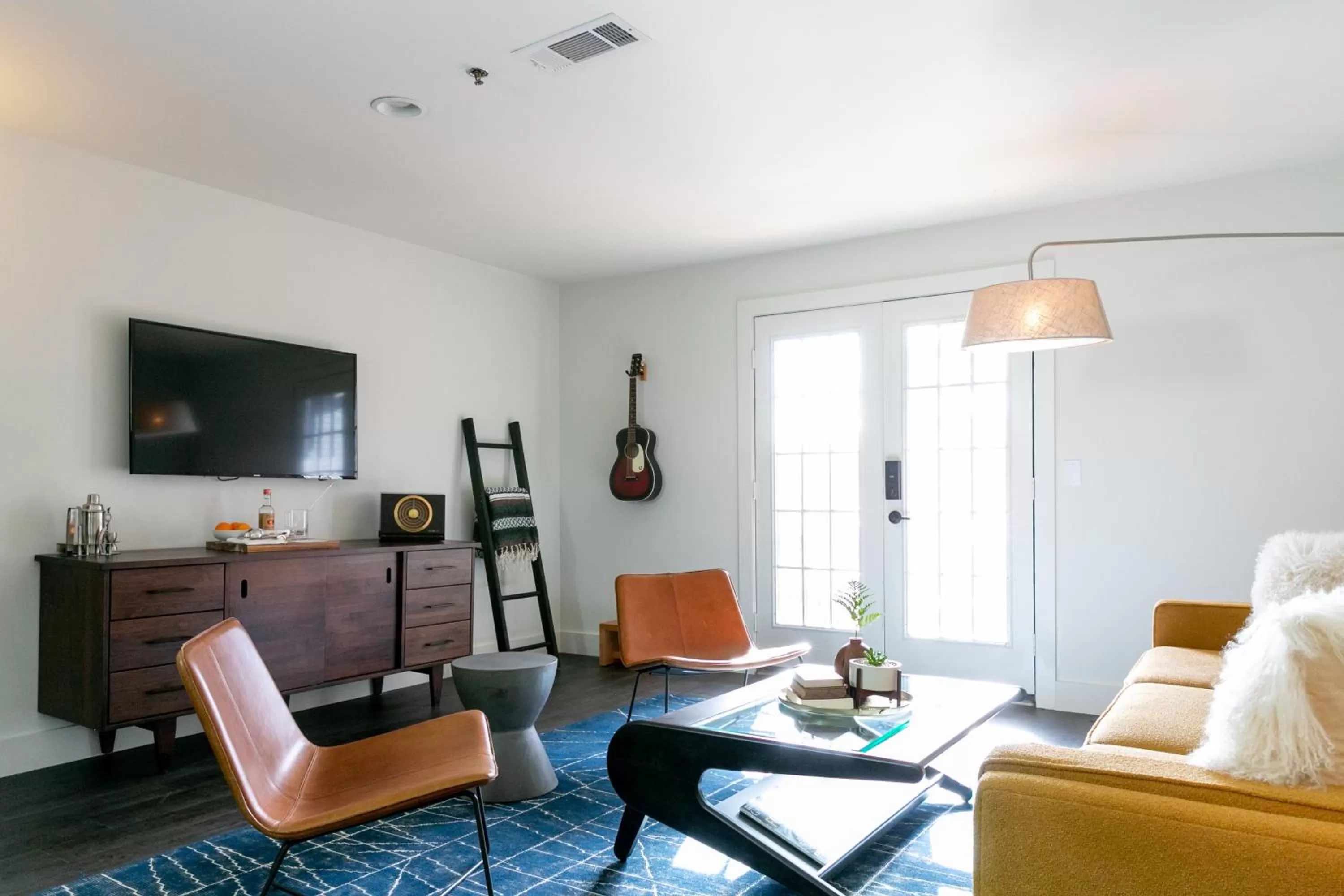 Living room in Bode Nashville