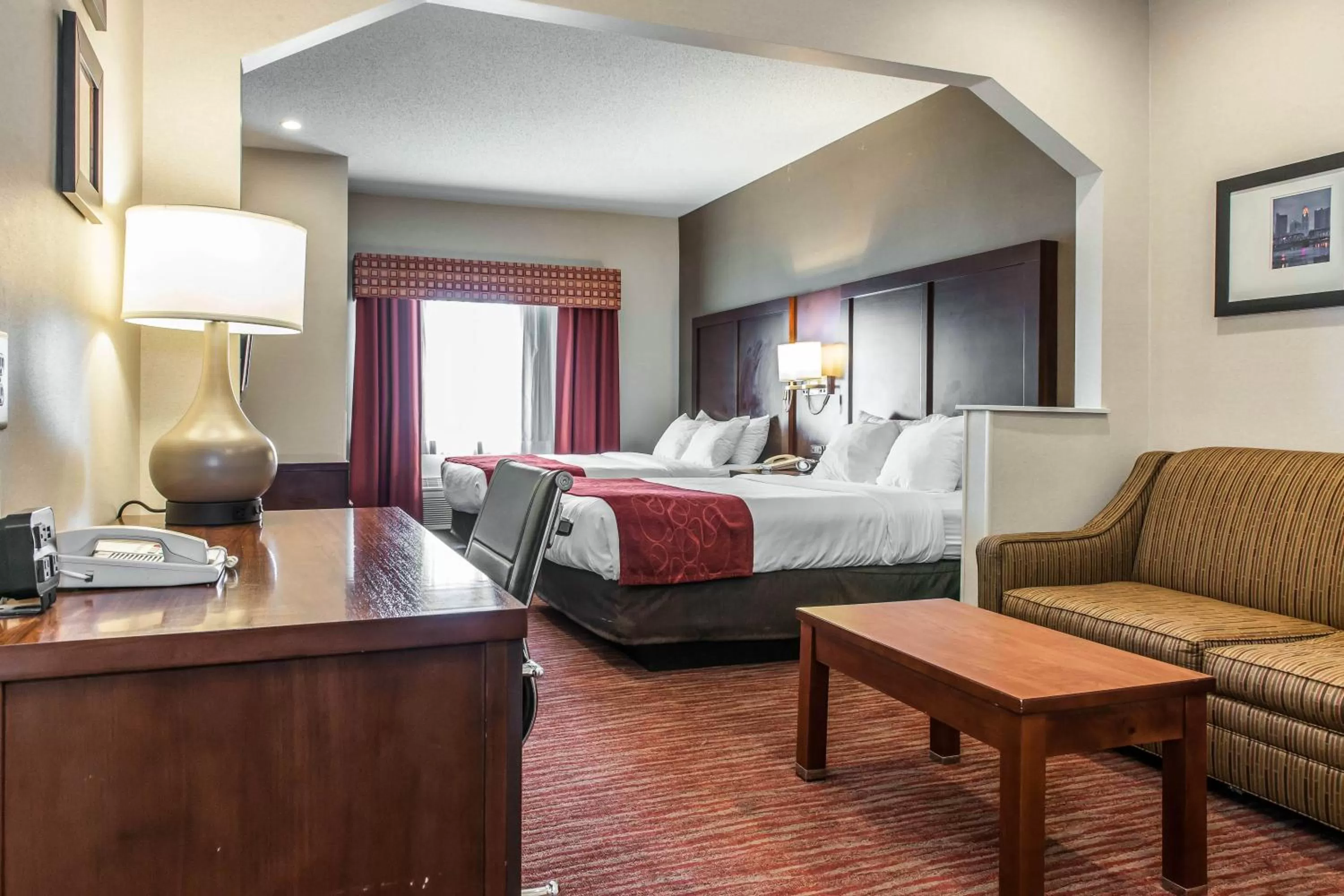 Photo of the whole room, Bed in Comfort Suites Columbus Expo Center