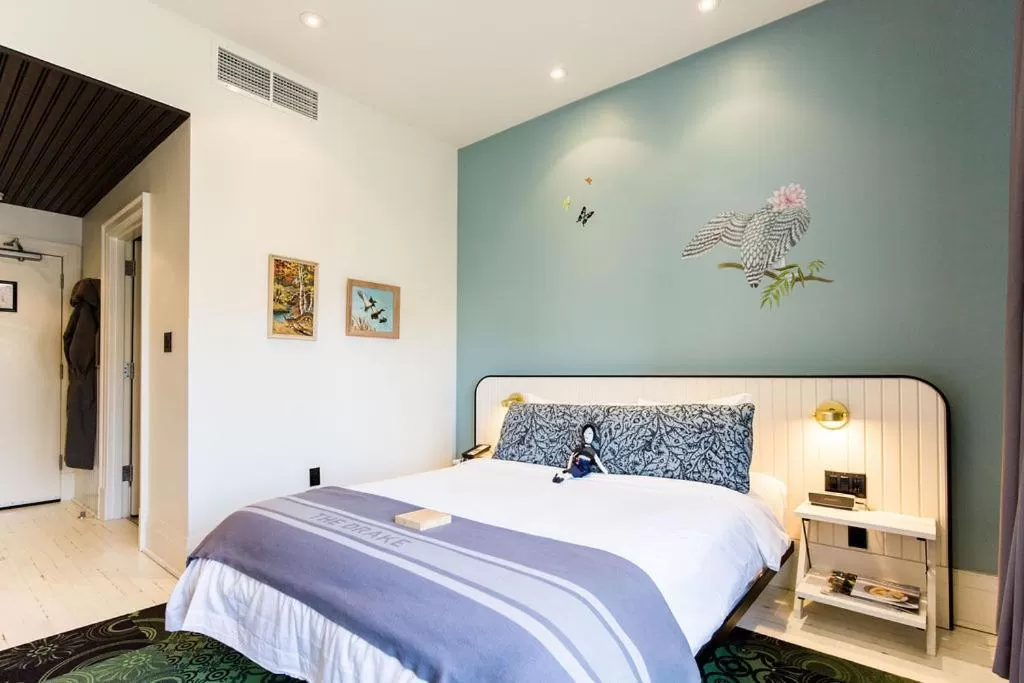 Bed in Drake Devonshire and Motor Inn