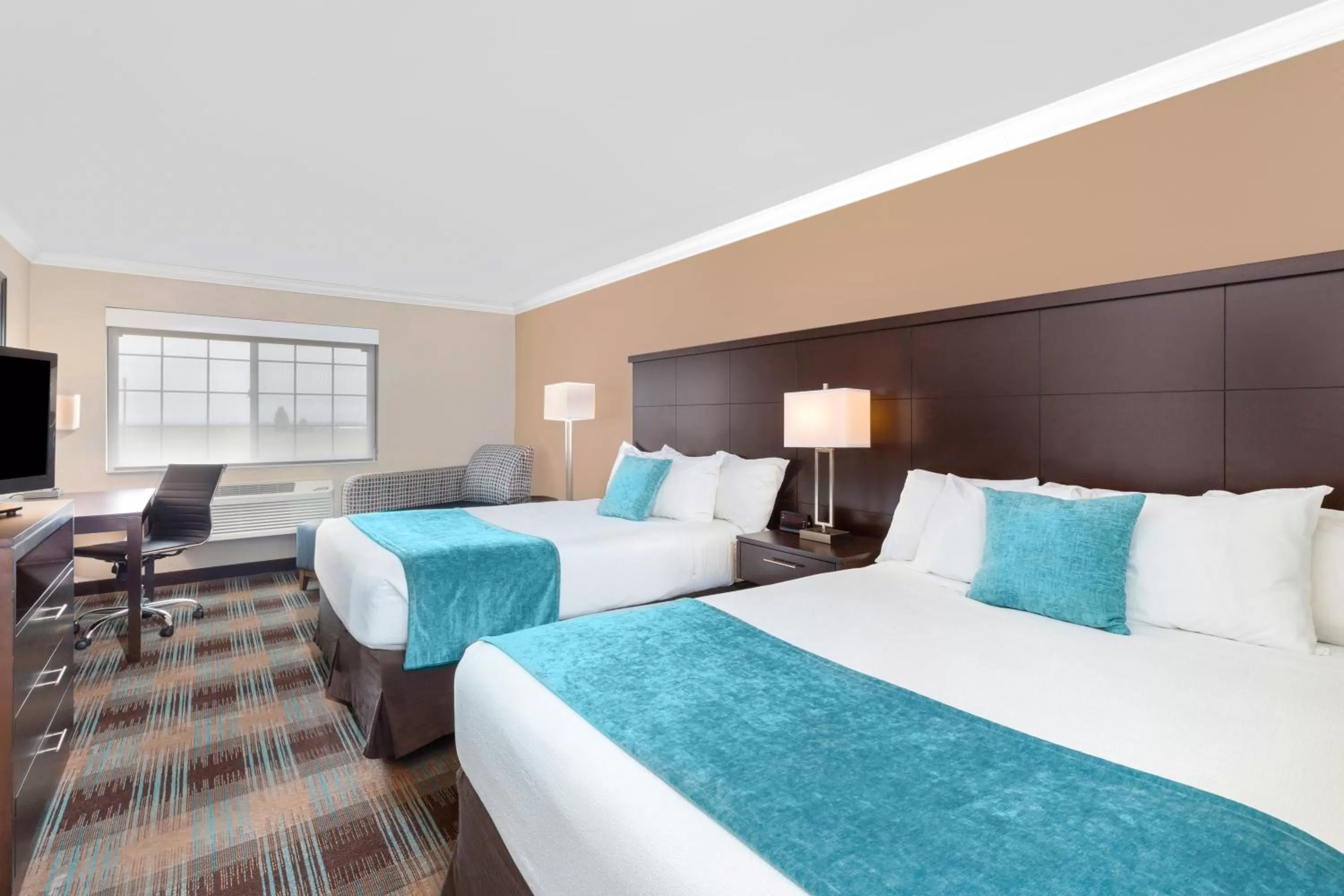 Photo of the whole room, Bed in Inn at Moses Lake