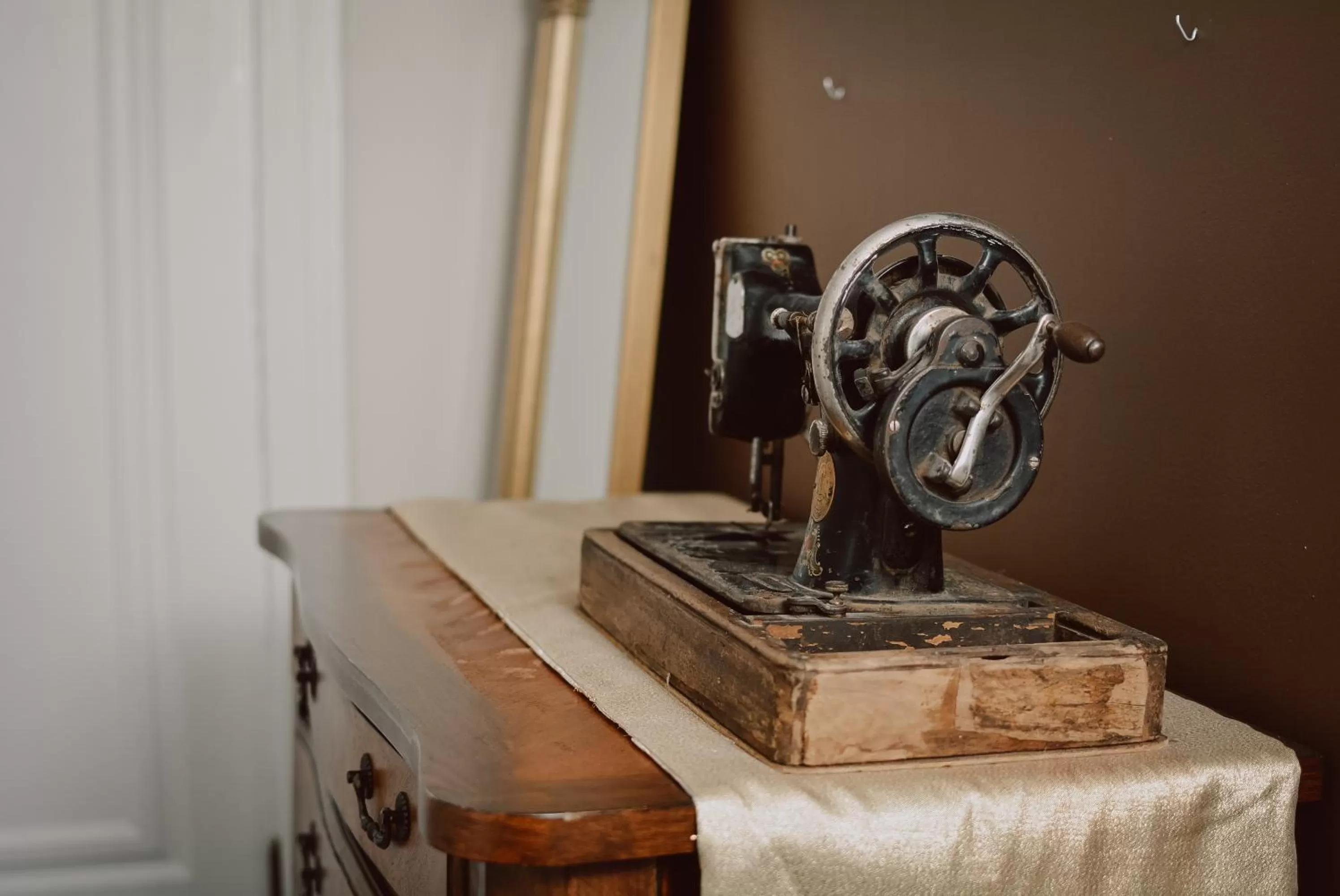 Decorative detail in Hill Road Manor Bed & Breakfast