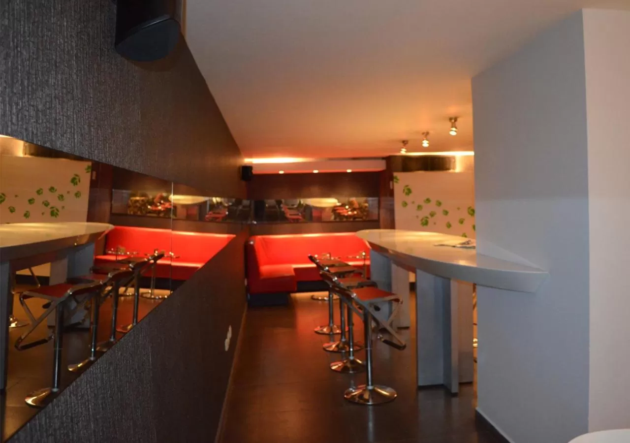 Restaurant/places to eat in San Simon Hotel Pereira By Soratama